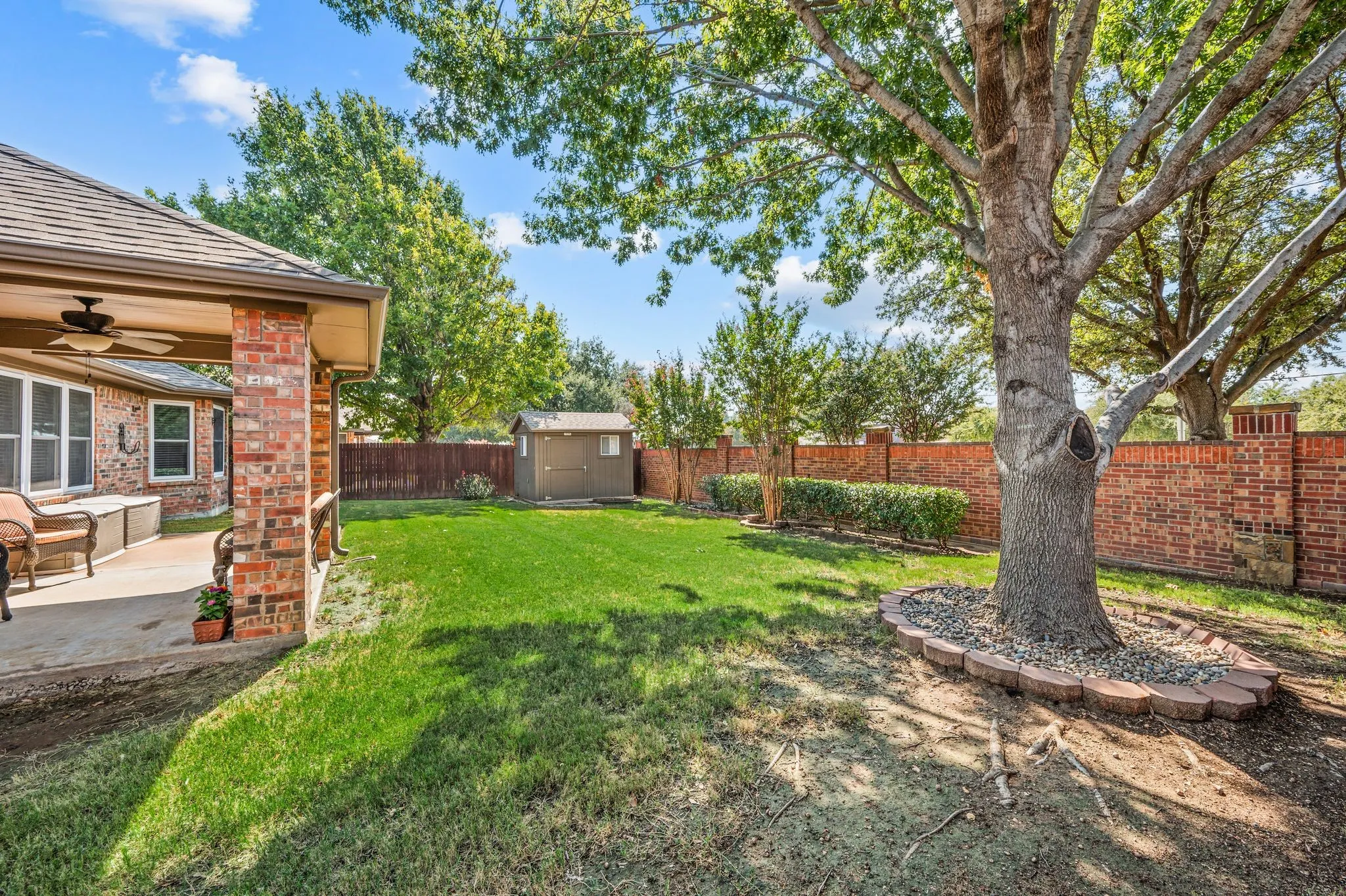Single Family Residence For Sale in Tarrant County , 829 Sequoia Way, Saginaw, Texas 76131, 3 Bedroom, 2 Bathroom, 3 Garage spaces, 1,604 Sqft, built in 2005, mls#21368991, Real Estate Agent in Saginaw, Homes For Sale in Tarrant county, Homes For Sale in Saginaw, Realtor in Saginaw Texas, Real Estate Brokerage Independent Realty Texas, Luminita Cordes Realtor