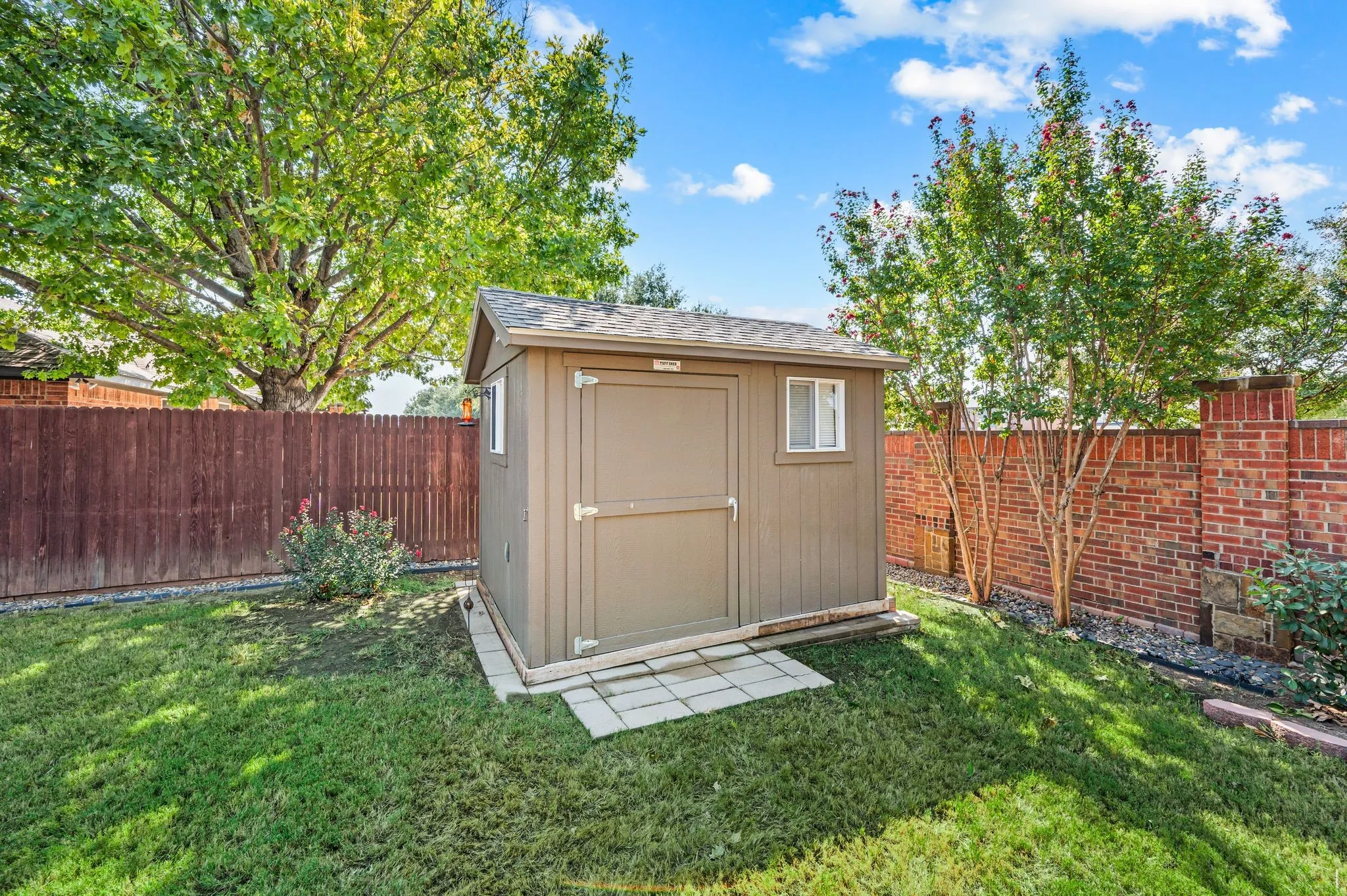 Shed with electricity
