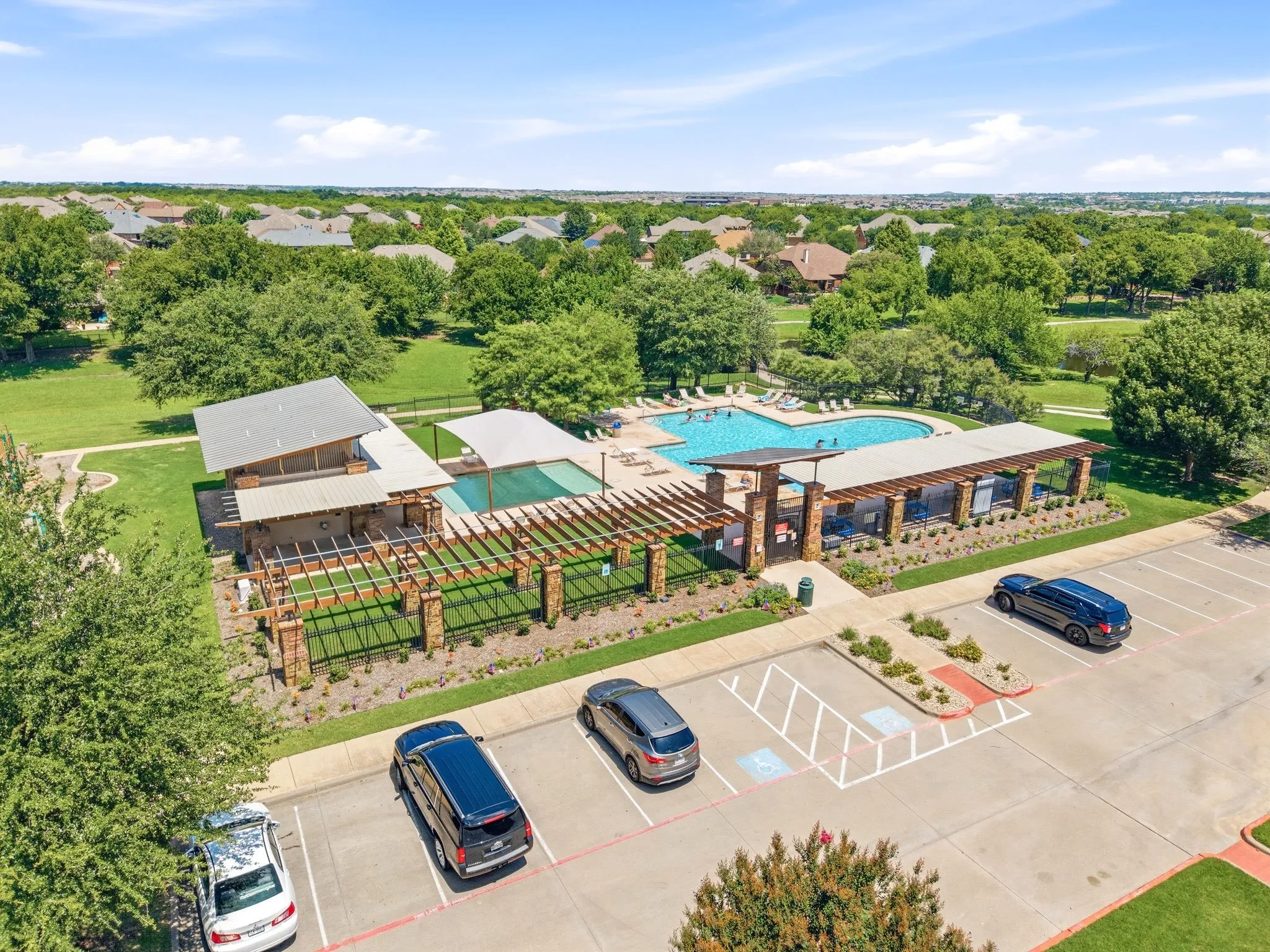 Single Family Residence For Sale in Tarrant County , 829 Sequoia Way, Saginaw, Texas 76131, 3 Bedroom, 2 Bathroom, 3 Garage spaces, 1,604 Sqft, built in 2005, mls#21368991, Real Estate Agent in Saginaw, Homes For Sale in Tarrant county, Homes For Sale in Saginaw, Realtor in Saginaw Texas, Real Estate Brokerage Independent Realty Texas, Luminita Cordes Realtor