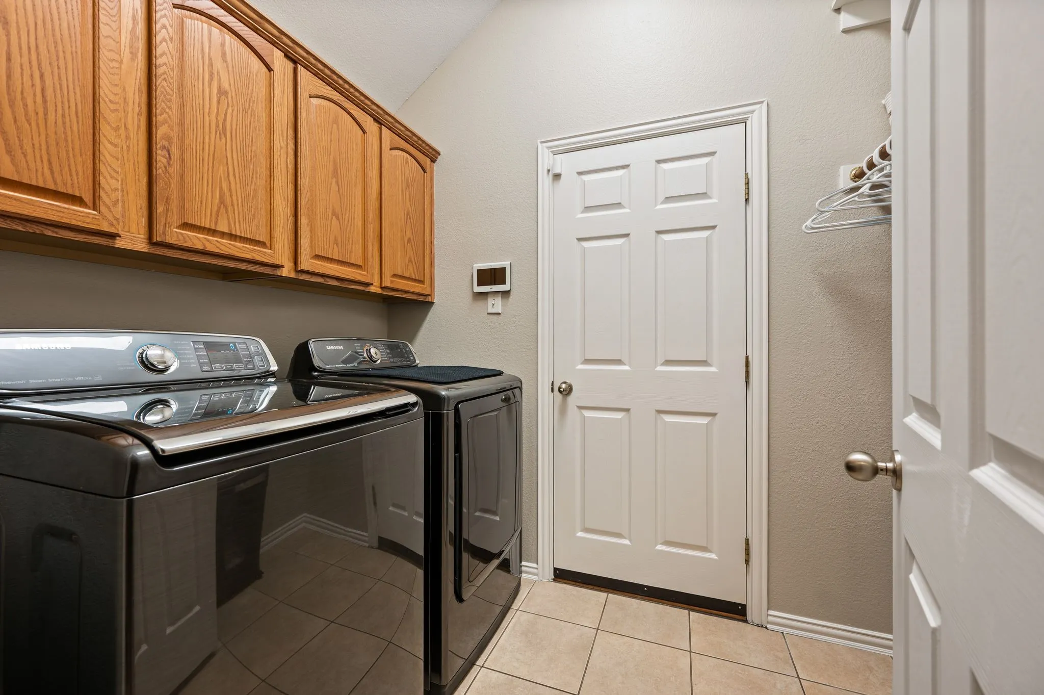 Single Family Residence For Sale in Tarrant County , 829 Sequoia Way, Saginaw, Texas 76131, 3 Bedroom, 2 Bathroom, 3 Garage spaces, 1,604 Sqft, built in 2005, mls#21368991, Real Estate Agent in Saginaw, Homes For Sale in Tarrant county, Homes For Sale in Saginaw, Realtor in Saginaw Texas, Real Estate Brokerage Independent Realty Texas, Luminita Cordes Realtor
