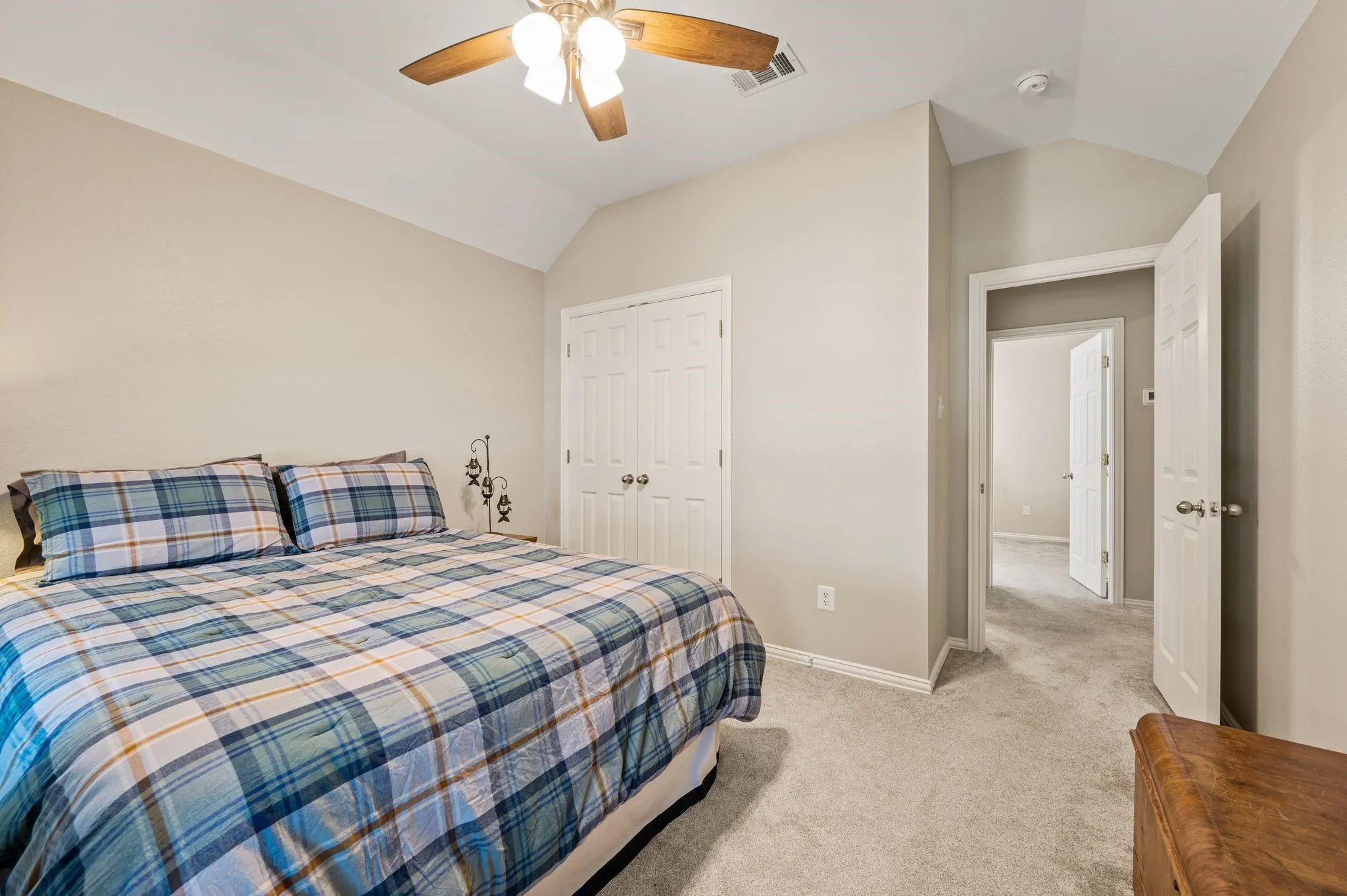 Single Family Residence For Sale in Tarrant County , 829 Sequoia Way, Saginaw, Texas 76131, 3 Bedroom, 2 Bathroom, 3 Garage spaces, 1,604 Sqft, built in 2005, mls#21368991, Real Estate Agent in Saginaw, Homes For Sale in Tarrant county, Homes For Sale in Saginaw, Realtor in Saginaw Texas, Real Estate Brokerage Independent Realty Texas, Luminita Cordes Realtor