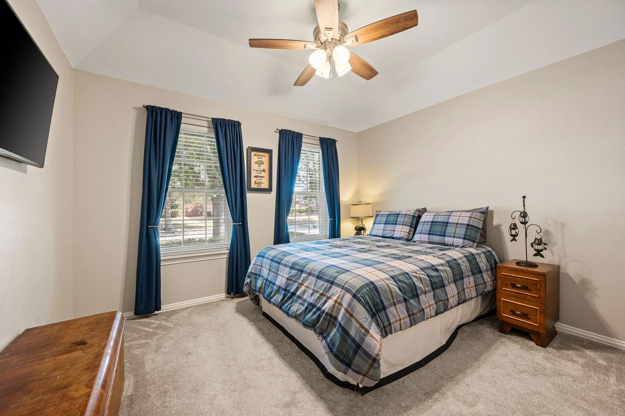 Single Family Residence For Sale in Tarrant County , 829 Sequoia Way, Saginaw, Texas 76131, 3 Bedroom, 2 Bathroom, 3 Garage spaces, 1,604 Sqft, built in 2005, mls#21368991, Real Estate Agent in Saginaw, Homes For Sale in Tarrant county, Homes For Sale in Saginaw, Realtor in Saginaw Texas, Real Estate Brokerage Independent Realty Texas, Luminita Cordes Realtor