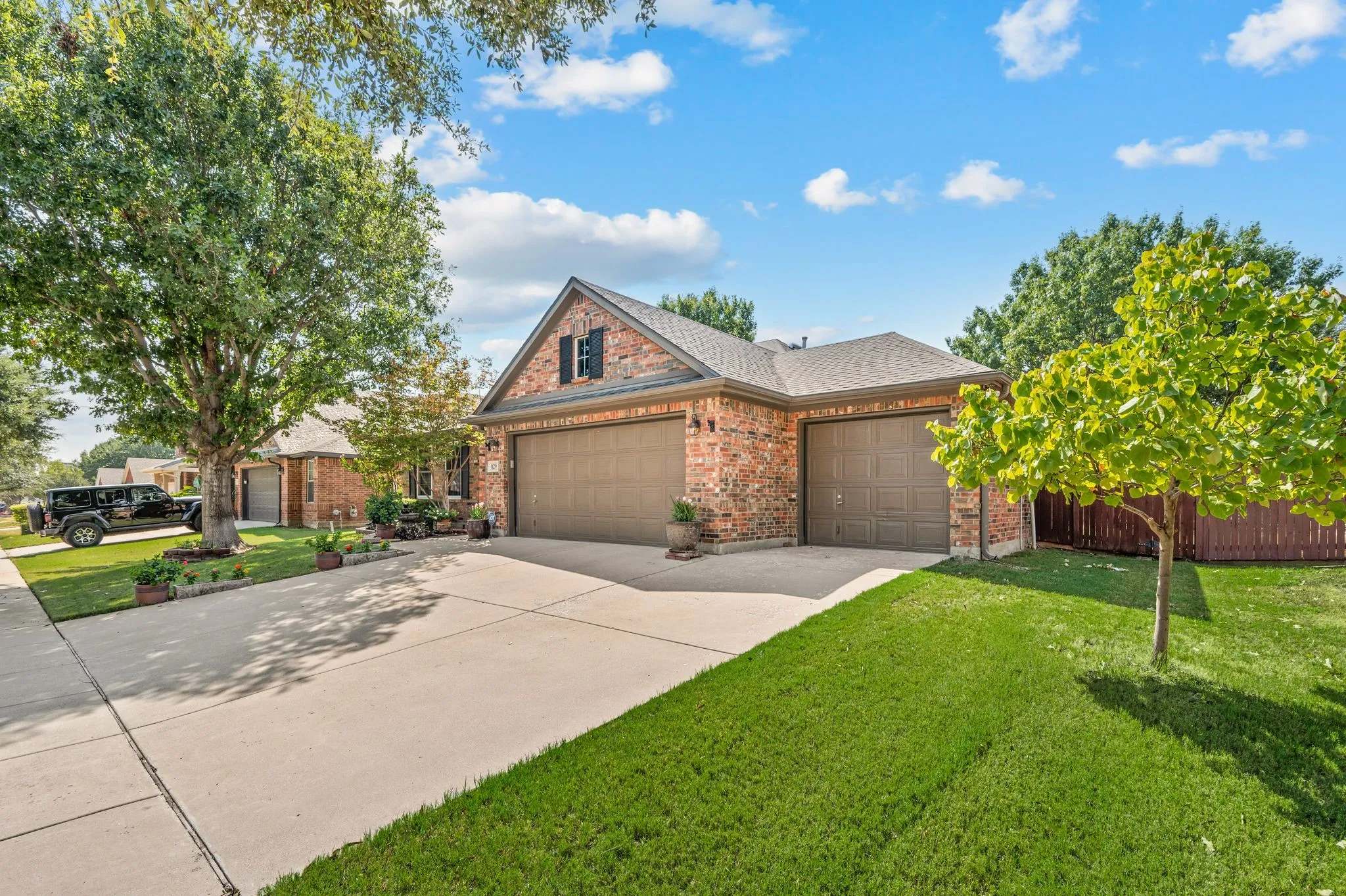 Single Family Residence For Sale in Tarrant County , 829 Sequoia Way, Saginaw, Texas 76131, 3 Bedroom, 2 Bathroom, 3 Garage spaces, 1,604 Sqft, built in 2005, mls#21368991, Real Estate Agent in Saginaw, Homes For Sale in Tarrant county, Homes For Sale in Saginaw, Realtor in Saginaw Texas, Real Estate Brokerage Independent Realty Texas, Luminita Cordes Realtor