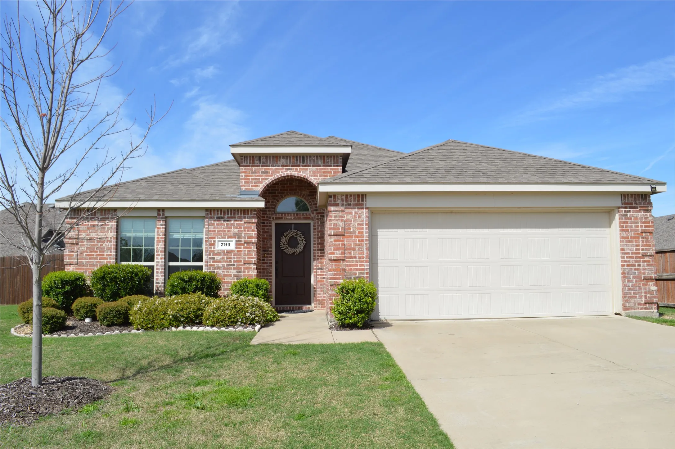 Single Family Residence For Rent in Collin County , 791 Stefhanie Drive, Celina, Texas 75009, 3 Bedroom, 2 Bathroom, 2 Garage spaces, 1,655 Sqft, built in 2015, mls#21371660, Real Estate Agent in Celina, Homes For Rent in Collin county, Homes For Rent in Celina, Realtor in Celina Texas, Real Estate Brokerage Independent Realty Texas, Luminita Cordes Realtor
