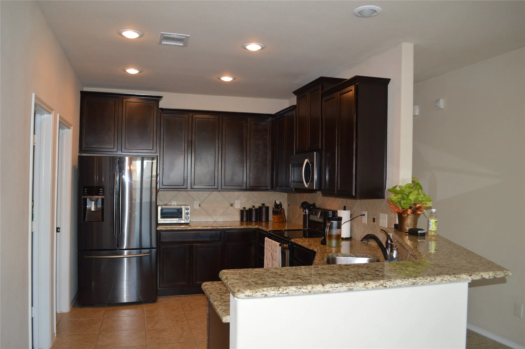 Single Family Residence For Rent in Collin County , 791 Stefhanie Drive, Celina, Texas 75009, 3 Bedroom, 2 Bathroom, 2 Garage spaces, 1,655 Sqft, built in 2015, mls#21371660, Real Estate Agent in Celina, Homes For Rent in Collin county, Homes For Rent in Celina, Realtor in Celina Texas, Real Estate Brokerage Independent Realty Texas, Luminita Cordes Realtor