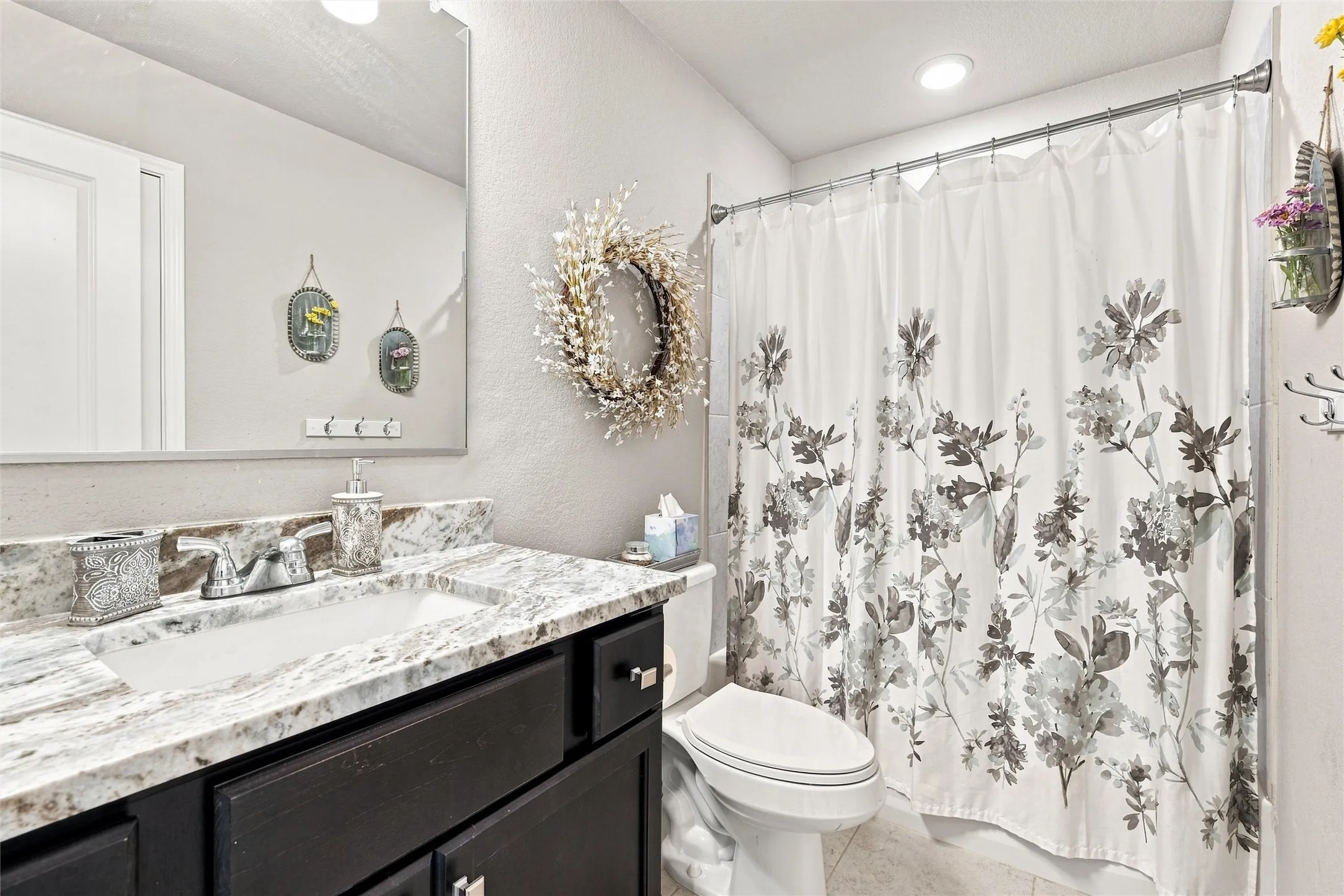 Single Family Residence For Sale in Mc Lennan County , 11401 Solar Street, Lorena, Texas 76655, 3 Bedroom, 2 Bathroom, 2 Garage spaces, 1,878 Sqft, built in 2022, mls#21371657, Real Estate Agent in Lorena, Homes For Sale in Mc Lennan county, Homes For Sale in Lorena, Realtor in Lorena Texas, Real Estate Brokerage Independent Realty Texas, Luminita Cordes Realtor
