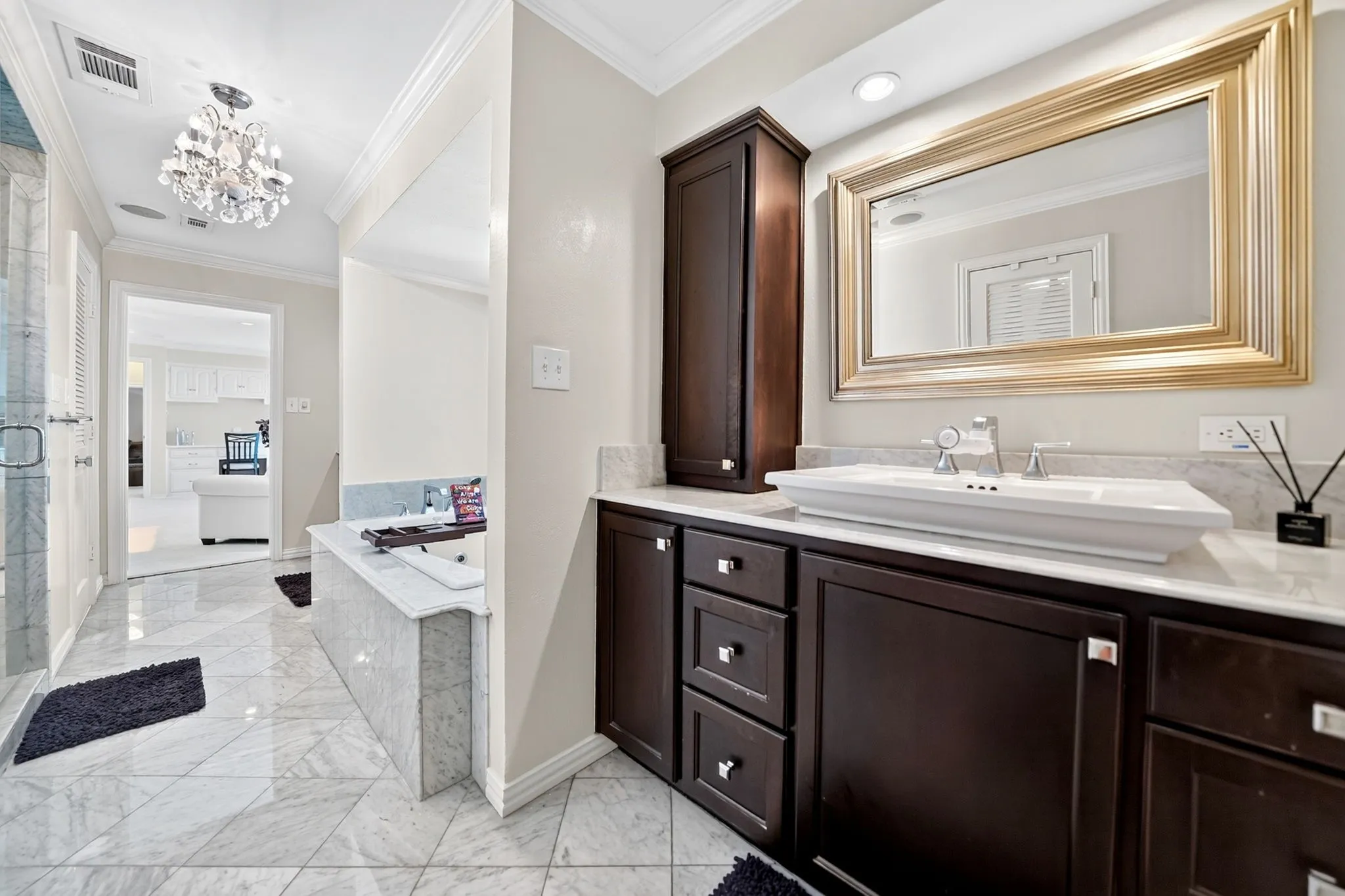 Single Family Residence For Sale in Rockwall County , 9 Pintail Point, Heath, Texas 75032, 3 Bedroom, 2 Bathroom, 2 Garage spaces, 2,559 Sqft, built in 1978, mls#21370550, Real Estate Agent in Heath, Homes For Sale in Rockwall county, Homes For Sale in Heath, Realtor in Heath Texas, Real Estate Brokerage Independent Realty Texas, Luminita Cordes Realtor