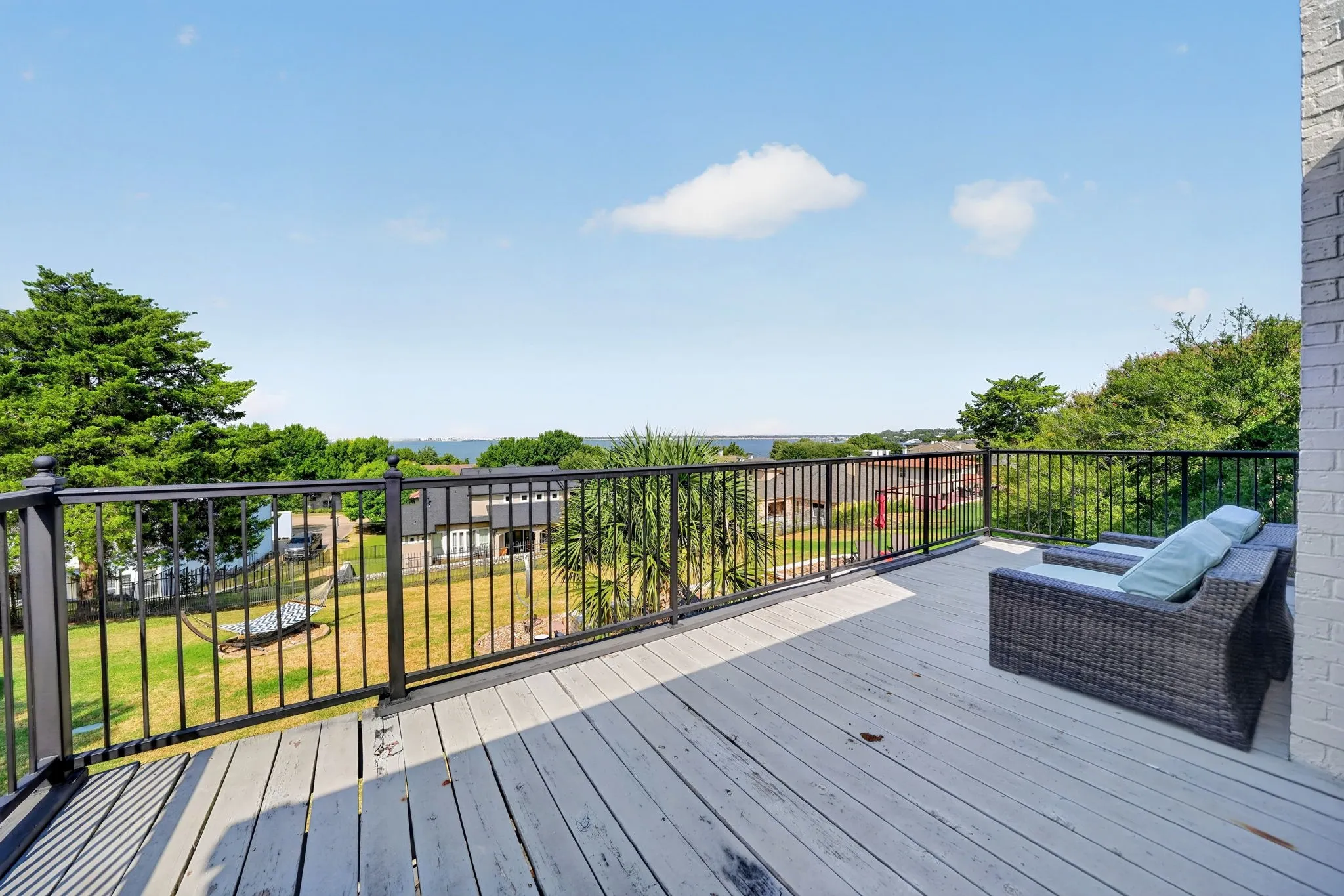 Single Family Residence For Sale in Rockwall County , 9 Pintail Point, Heath, Texas 75032, 3 Bedroom, 2 Bathroom, 2 Garage spaces, 2,559 Sqft, built in 1978, mls#21370550, Real Estate Agent in Heath, Homes For Sale in Rockwall county, Homes For Sale in Heath, Realtor in Heath Texas, Real Estate Brokerage Independent Realty Texas, Luminita Cordes Realtor