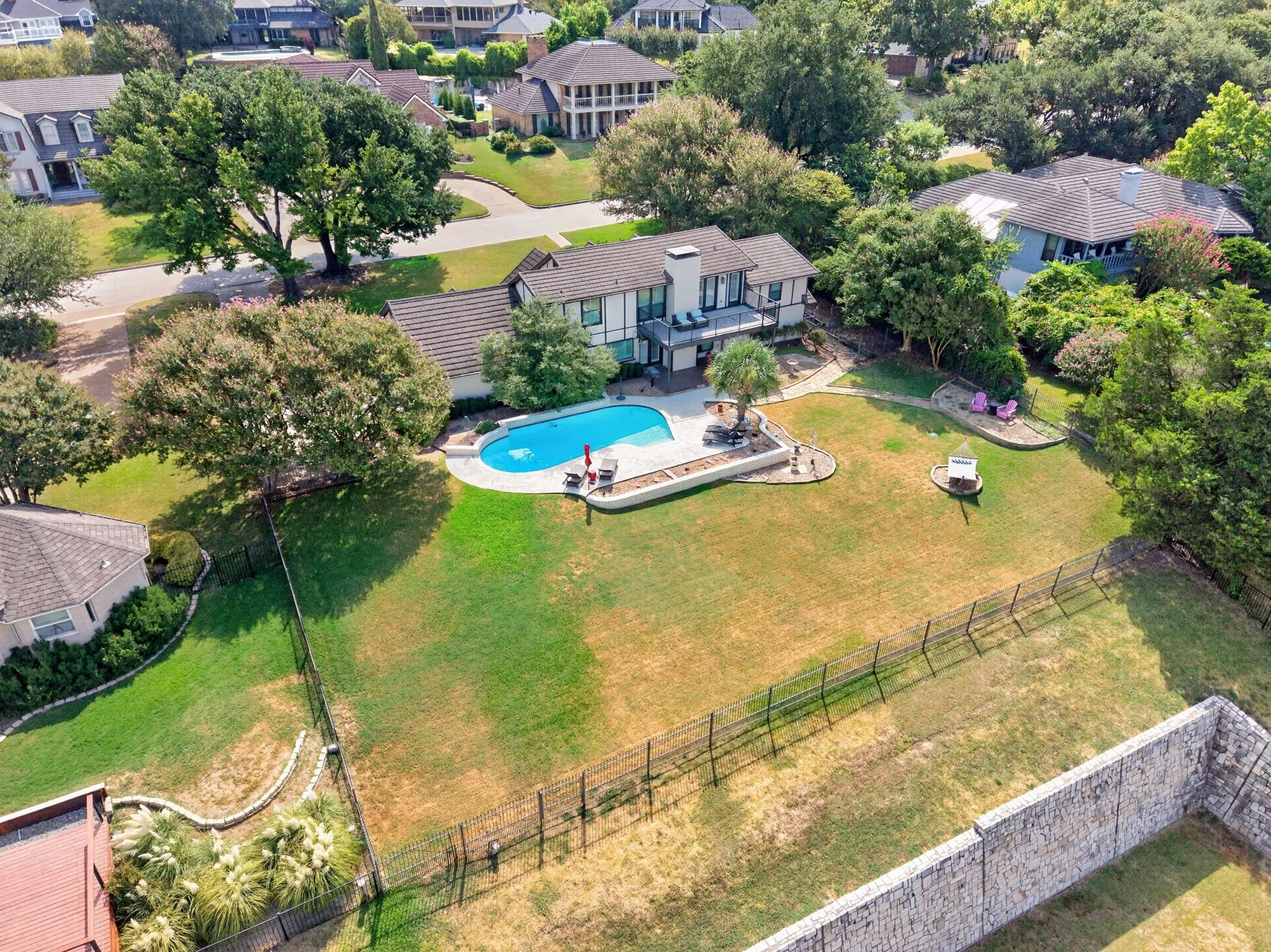 Single Family Residence For Sale in Rockwall County , 9 Pintail Point, Heath, Texas 75032, 3 Bedroom, 2 Bathroom, 2 Garage spaces, 2,559 Sqft, built in 1978, mls#21370550, Real Estate Agent in Heath, Homes For Sale in Rockwall county, Homes For Sale in Heath, Realtor in Heath Texas, Real Estate Brokerage Independent Realty Texas, Luminita Cordes Realtor
