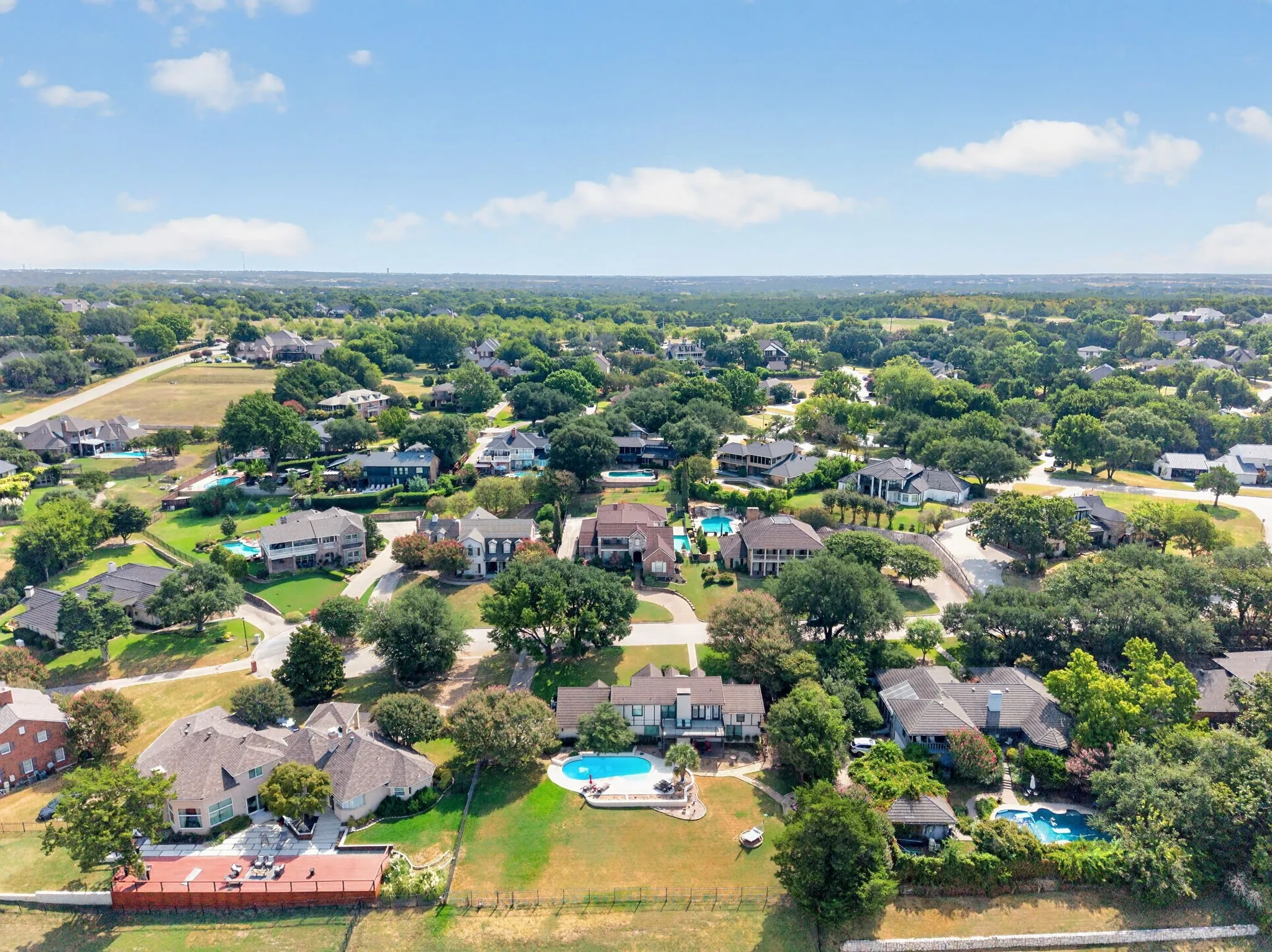 Single Family Residence For Sale in Rockwall County , 9 Pintail Point, Heath, Texas 75032, 3 Bedroom, 2 Bathroom, 2 Garage spaces, 2,559 Sqft, built in 1978, mls#21370550, Real Estate Agent in Heath, Homes For Sale in Rockwall county, Homes For Sale in Heath, Realtor in Heath Texas, Real Estate Brokerage Independent Realty Texas, Luminita Cordes Realtor