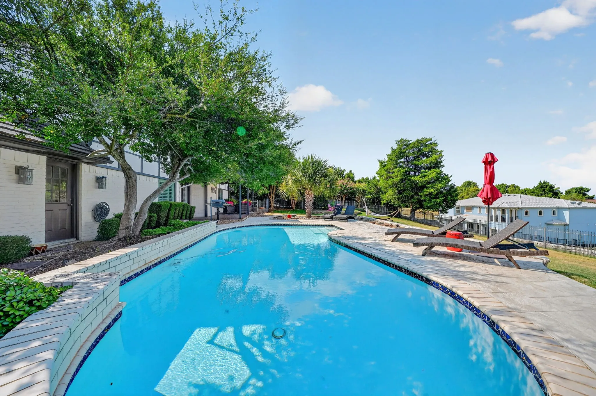 Single Family Residence For Sale in Rockwall County , 9 Pintail Point, Heath, Texas 75032, 3 Bedroom, 2 Bathroom, 2 Garage spaces, 2,559 Sqft, built in 1978, mls#21370550, Real Estate Agent in Heath, Homes For Sale in Rockwall county, Homes For Sale in Heath, Realtor in Heath Texas, Real Estate Brokerage Independent Realty Texas, Luminita Cordes Realtor
