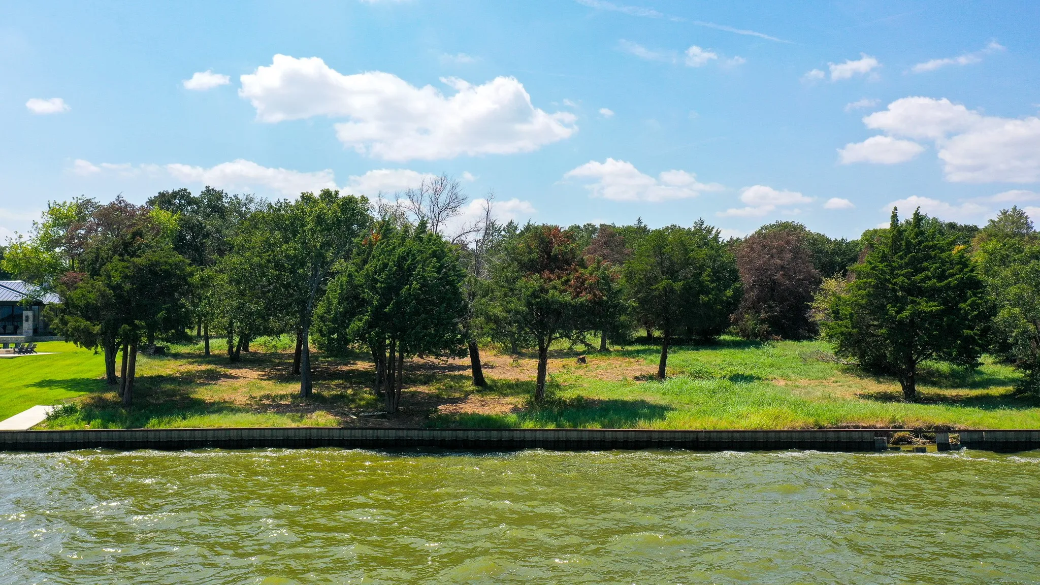 212 ft of platted waterfront