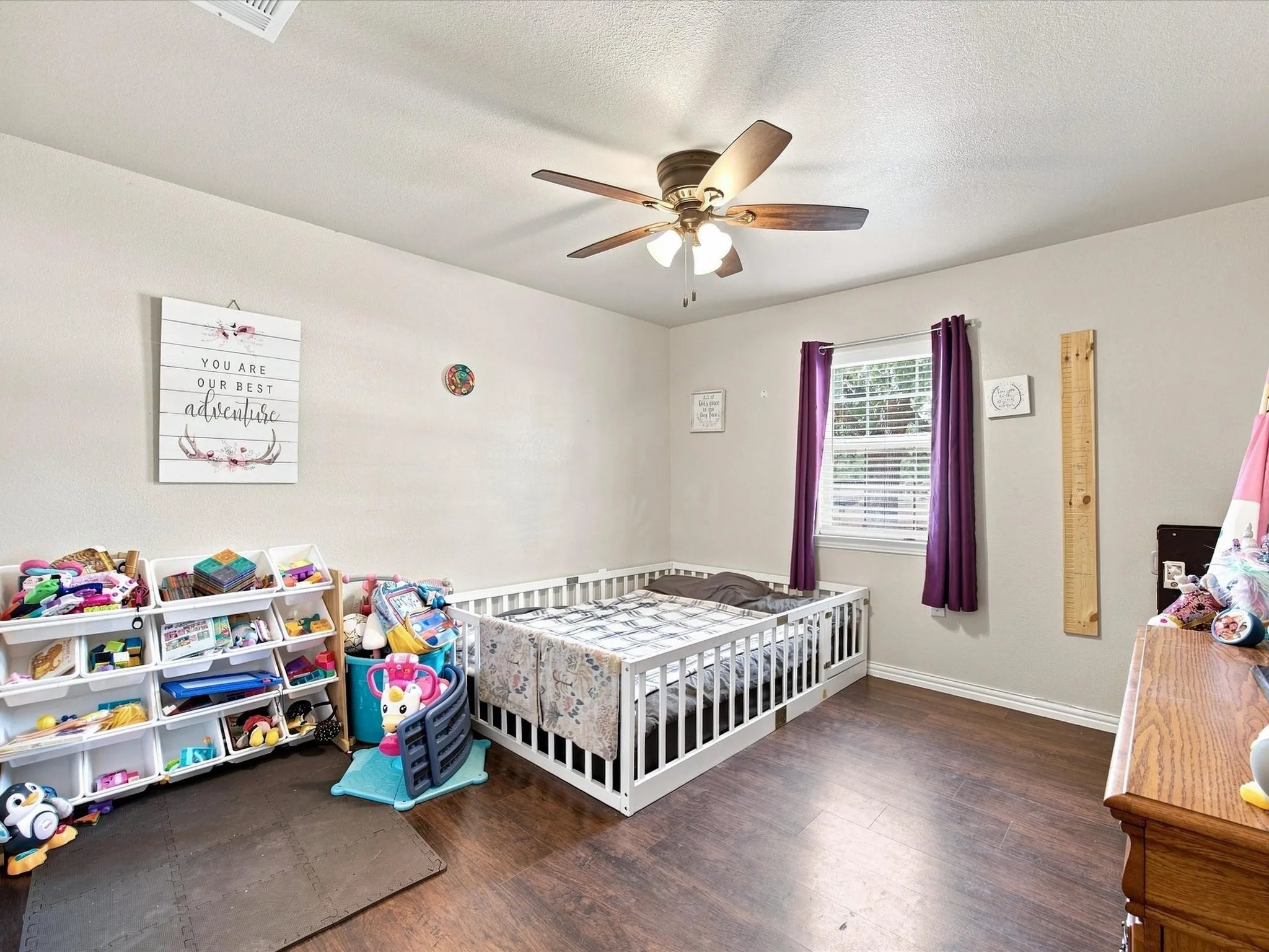 Wood-finish flooring with neutral wall tones