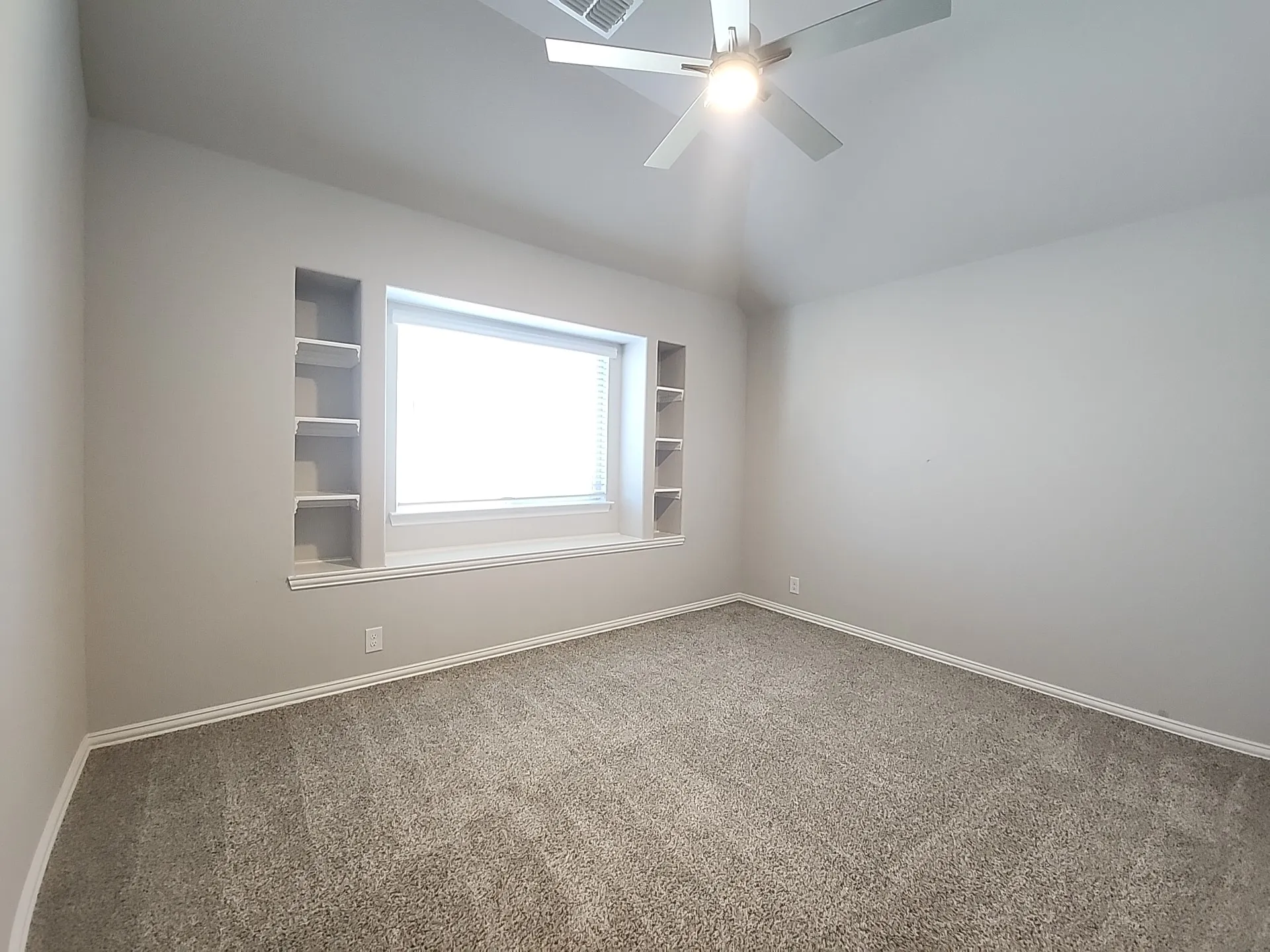 Single Family Residence For Sale in Denton County , 900 Superbloom Avenue, Justin, Texas 76247, 4 Bedroom, 4 Bathroom, 2 Garage spaces, 3,429 Sqft, built in 2023, mls#21371652, Real Estate Agent in Justin, Homes For Sale in Denton county, Homes For Sale in Justin, Realtor in Justin Texas, Real Estate Brokerage Independent Realty Texas, Luminita Cordes Realtor