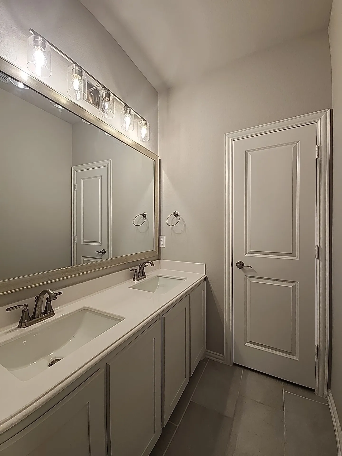 Single Family Residence For Sale in Denton County , 900 Superbloom Avenue, Justin, Texas 76247, 4 Bedroom, 4 Bathroom, 2 Garage spaces, 3,429 Sqft, built in 2023, mls#21371652, Real Estate Agent in Justin, Homes For Sale in Denton county, Homes For Sale in Justin, Realtor in Justin Texas, Real Estate Brokerage Independent Realty Texas, Luminita Cordes Realtor