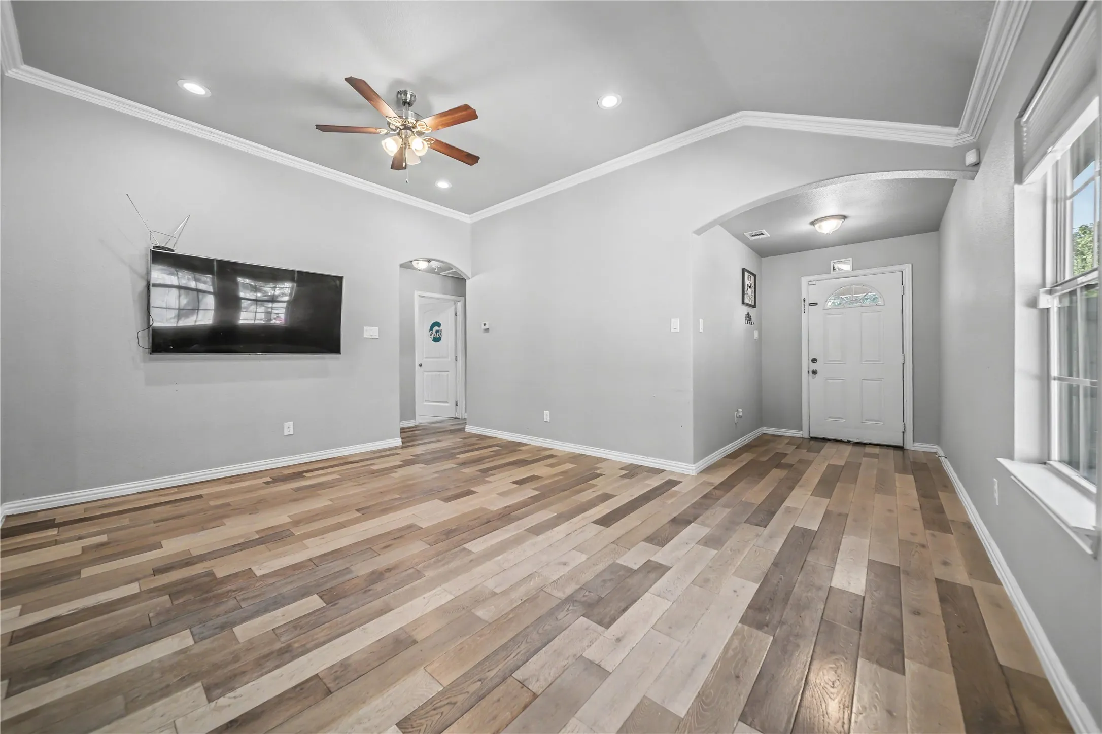 Single Family Residence For Rent in Dallas County , 2433 56th Street, Dallas, Texas 75241, 4 Bedroom, 2 Bathroom, 2 Garage spaces, 1,505 Sqft, built in 2018, mls#21369231, Real Estate Agent in Dallas, Homes For Rent in Dallas county, Homes For Rent in Dallas, Realtor in Dallas Texas, Real Estate Brokerage Independent Realty Texas, Luminita Cordes Realtor