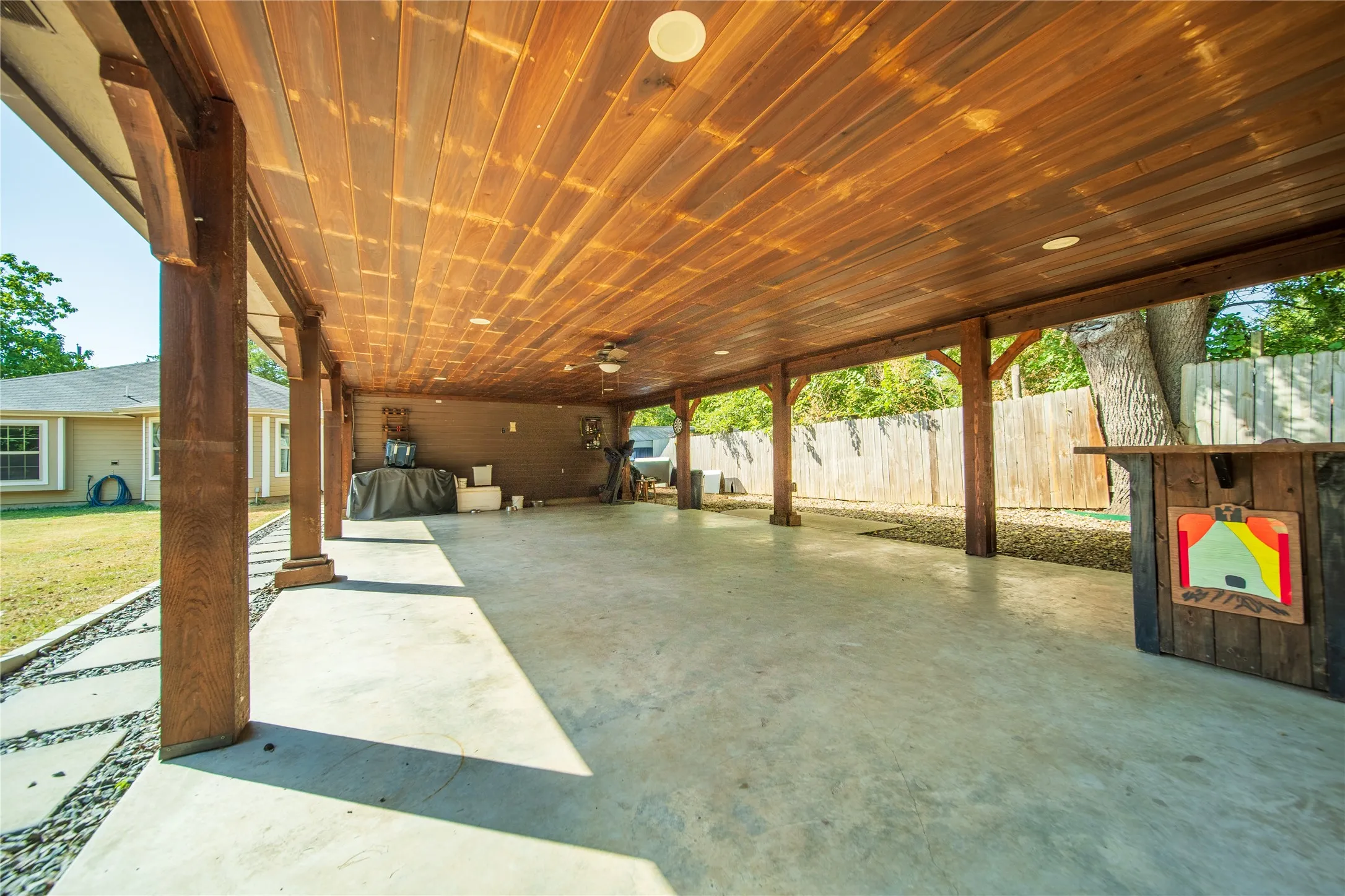 Single Family Residence For Rent in Dallas County , 2433 56th Street, Dallas, Texas 75241, 4 Bedroom, 2 Bathroom, 2 Garage spaces, 1,505 Sqft, built in 2018, mls#21369231, Real Estate Agent in Dallas, Homes For Rent in Dallas county, Homes For Rent in Dallas, Realtor in Dallas Texas, Real Estate Brokerage Independent Realty Texas, Luminita Cordes Realtor