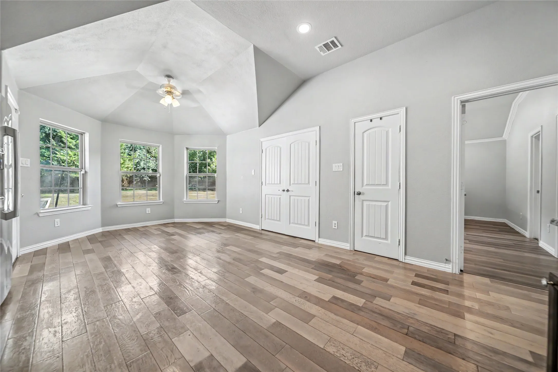 Single Family Residence For Rent in Dallas County , 2433 56th Street, Dallas, Texas 75241, 4 Bedroom, 2 Bathroom, 2 Garage spaces, 1,505 Sqft, built in 2018, mls#21369231, Real Estate Agent in Dallas, Homes For Rent in Dallas county, Homes For Rent in Dallas, Realtor in Dallas Texas, Real Estate Brokerage Independent Realty Texas, Luminita Cordes Realtor