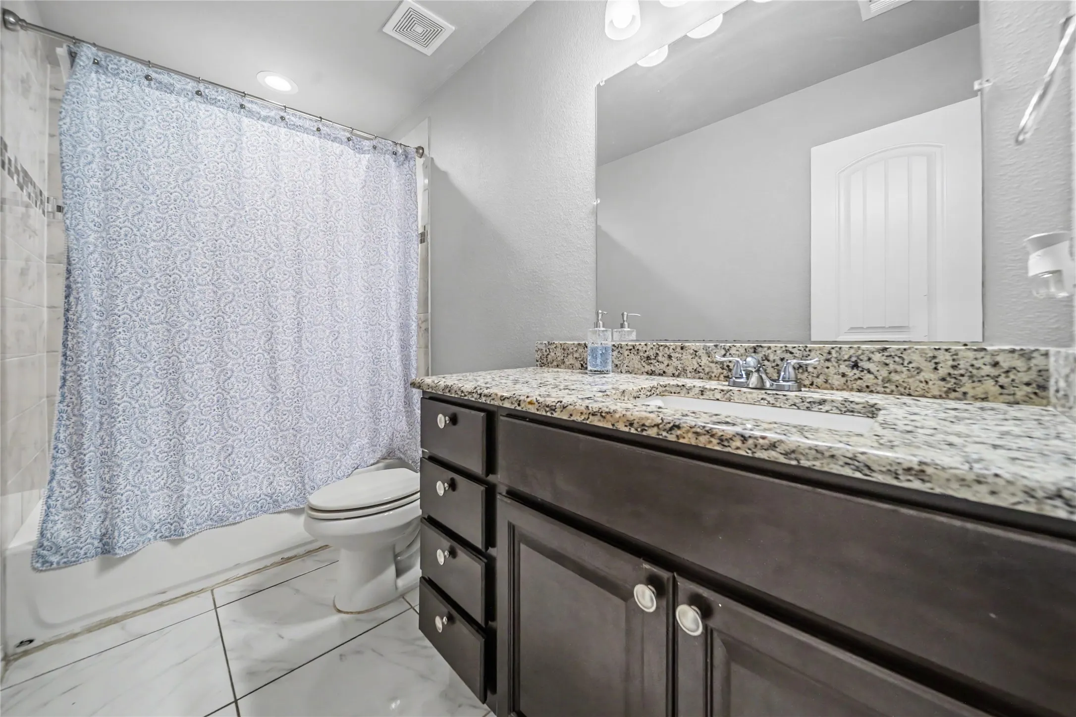 Single Family Residence For Rent in Dallas County , 2433 56th Street, Dallas, Texas 75241, 4 Bedroom, 2 Bathroom, 2 Garage spaces, 1,505 Sqft, built in 2018, mls#21369231, Real Estate Agent in Dallas, Homes For Rent in Dallas county, Homes For Rent in Dallas, Realtor in Dallas Texas, Real Estate Brokerage Independent Realty Texas, Luminita Cordes Realtor