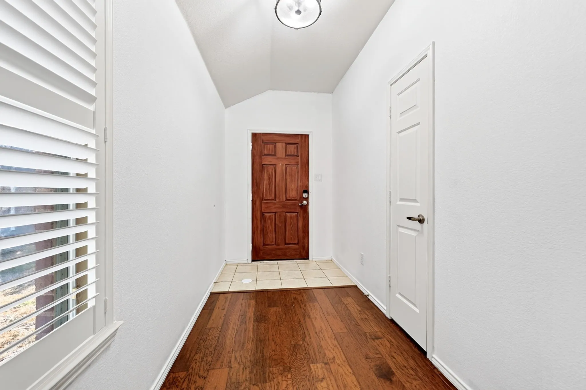 Single Family Residence For Sale in Kaufman County , 317 Long Prairie Drive, Forney, Texas 75126, 4 Bedroom, 2 Bathroom, 2 Garage spaces, 2,250 Sqft, built in 2003, mls#21371670, Real Estate Agent in Forney, Homes For Sale in Kaufman county, Homes For Sale in Forney, Realtor in Forney Texas, Real Estate Brokerage Independent Realty Texas, Luminita Cordes Realtor