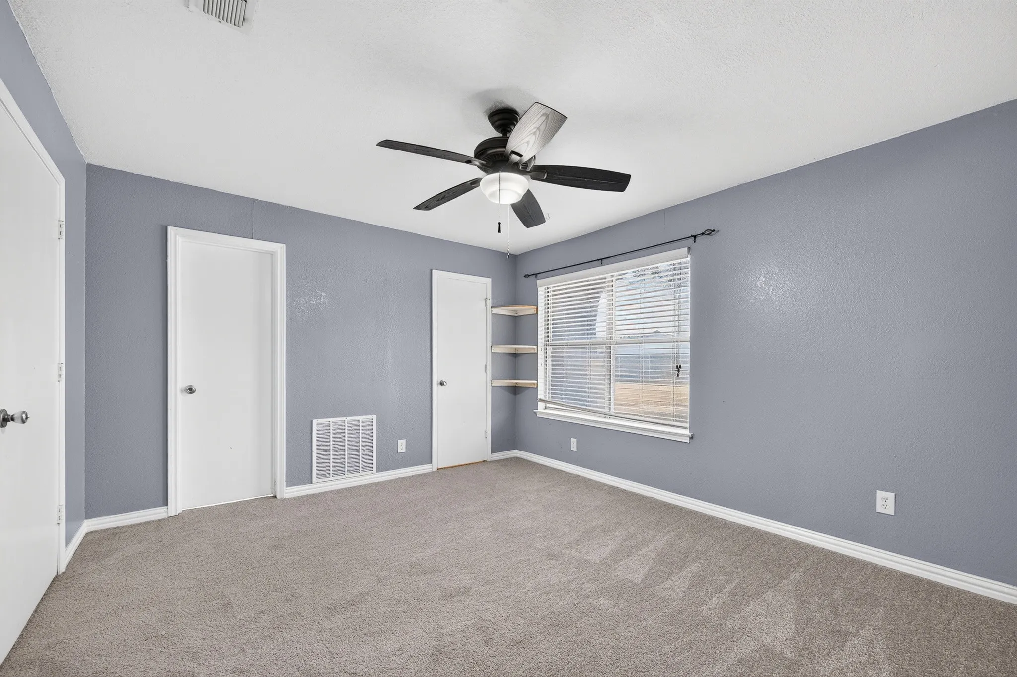 Single Family Residence For Sale in Tarrant County , 6401 Greenfield Court, Watauga, Texas 76148, 3 Bedroom, 2 Bathroom, 2 Garage spaces, 1,534 Sqft, built in 1983, mls#21370979, Real Estate Agent in Watauga, Homes For Sale in Tarrant county, Homes For Sale in Watauga, Realtor in Watauga Texas, Real Estate Brokerage Independent Realty Texas, Luminita Cordes Realtor