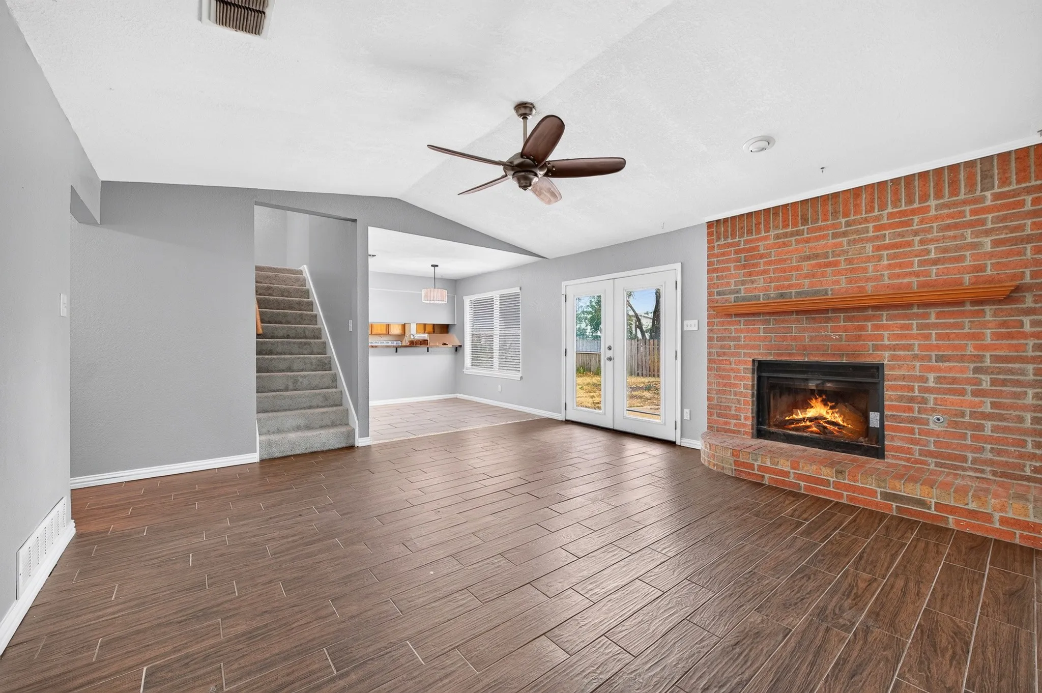 Single Family Residence For Sale in Tarrant County , 6401 Greenfield Court, Watauga, Texas 76148, 3 Bedroom, 2 Bathroom, 2 Garage spaces, 1,534 Sqft, built in 1983, mls#21370979, Real Estate Agent in Watauga, Homes For Sale in Tarrant county, Homes For Sale in Watauga, Realtor in Watauga Texas, Real Estate Brokerage Independent Realty Texas, Luminita Cordes Realtor