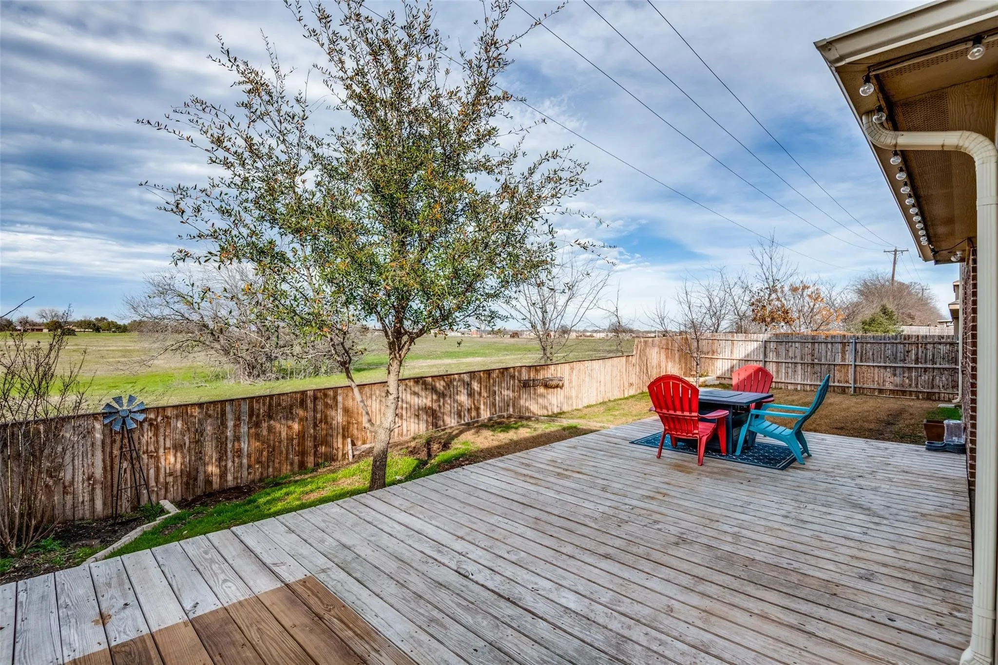 Single Family Residence For Sale in Denton County , 9312 Wellington Drive, Little Elm, Texas 75068, 4 Bedroom, 3 Bathroom, 2 Garage spaces, 2,461 Sqft, built in 2015, mls#21367827, Real Estate Agent in Little Elm, Homes For Sale in Denton county, Homes For Sale in Little Elm, Realtor in Little Elm Texas, Real Estate Brokerage Independent Realty Texas, Luminita Cordes Realtor