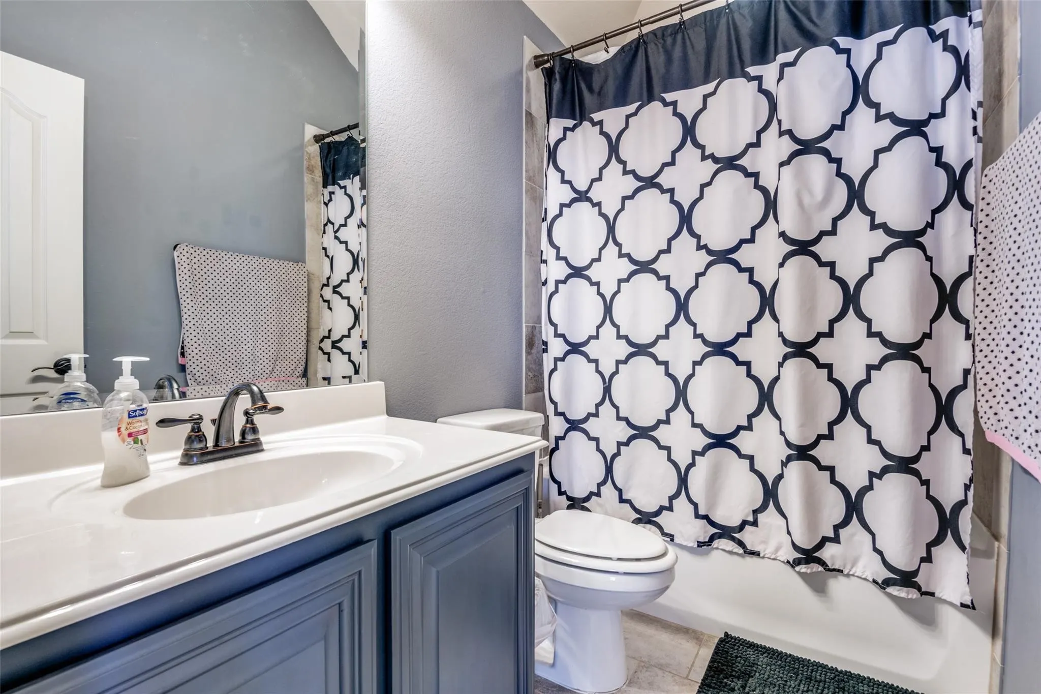 Single Family Residence For Sale in Denton County , 9312 Wellington Drive, Little Elm, Texas 75068, 4 Bedroom, 3 Bathroom, 2 Garage spaces, 2,461 Sqft, built in 2015, mls#21367827, Real Estate Agent in Little Elm, Homes For Sale in Denton county, Homes For Sale in Little Elm, Realtor in Little Elm Texas, Real Estate Brokerage Independent Realty Texas, Luminita Cordes Realtor