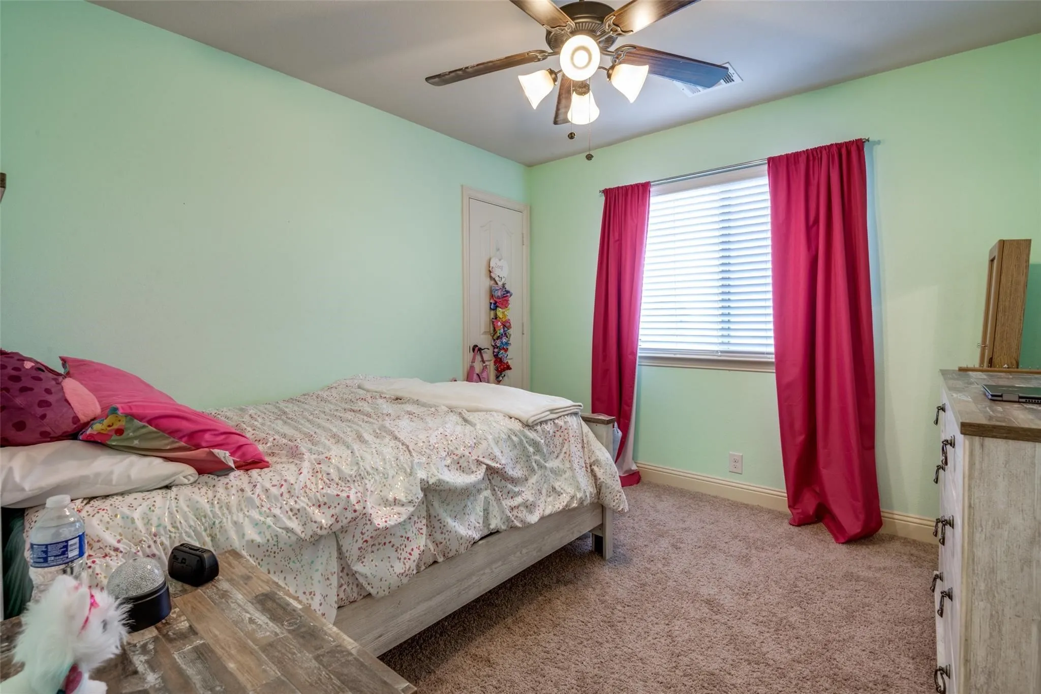 Single Family Residence For Sale in Denton County , 9312 Wellington Drive, Little Elm, Texas 75068, 4 Bedroom, 3 Bathroom, 2 Garage spaces, 2,461 Sqft, built in 2015, mls#21367827, Real Estate Agent in Little Elm, Homes For Sale in Denton county, Homes For Sale in Little Elm, Realtor in Little Elm Texas, Real Estate Brokerage Independent Realty Texas, Luminita Cordes Realtor