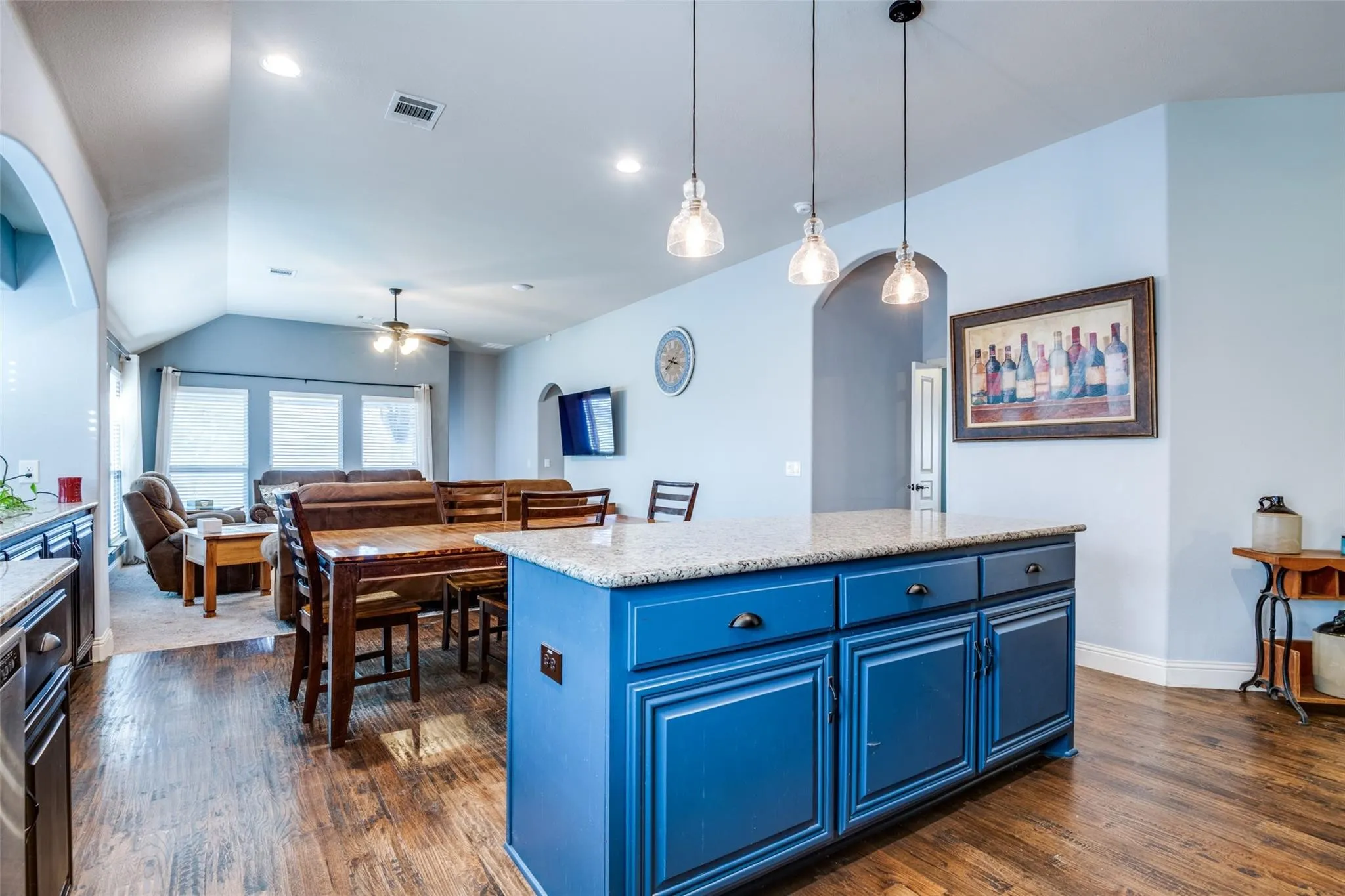 Single Family Residence For Sale in Denton County , 9312 Wellington Drive, Little Elm, Texas 75068, 4 Bedroom, 3 Bathroom, 2 Garage spaces, 2,461 Sqft, built in 2015, mls#21367827, Real Estate Agent in Little Elm, Homes For Sale in Denton county, Homes For Sale in Little Elm, Realtor in Little Elm Texas, Real Estate Brokerage Independent Realty Texas, Luminita Cordes Realtor
