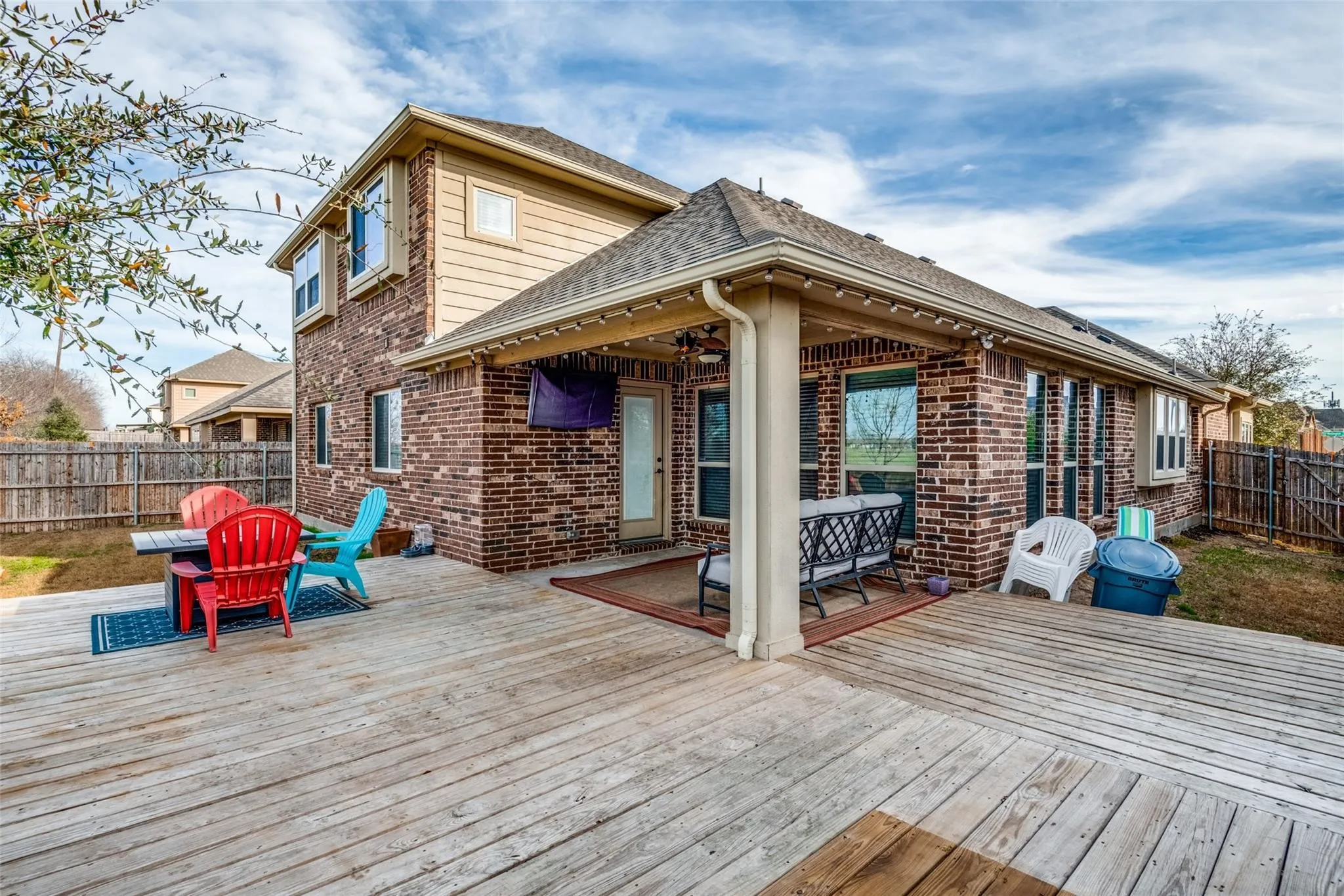Single Family Residence For Sale in Denton County , 9312 Wellington Drive, Little Elm, Texas 75068, 4 Bedroom, 3 Bathroom, 2 Garage spaces, 2,461 Sqft, built in 2015, mls#21367827, Real Estate Agent in Little Elm, Homes For Sale in Denton county, Homes For Sale in Little Elm, Realtor in Little Elm Texas, Real Estate Brokerage Independent Realty Texas, Luminita Cordes Realtor