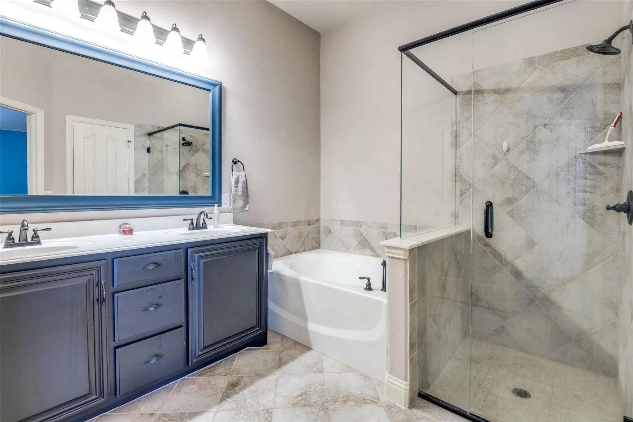 Single Family Residence For Sale in Denton County , 9312 Wellington Drive, Little Elm, Texas 75068, 4 Bedroom, 3 Bathroom, 2 Garage spaces, 2,461 Sqft, built in 2015, mls#21367827, Real Estate Agent in Little Elm, Homes For Sale in Denton county, Homes For Sale in Little Elm, Realtor in Little Elm Texas, Real Estate Brokerage Independent Realty Texas, Luminita Cordes Realtor