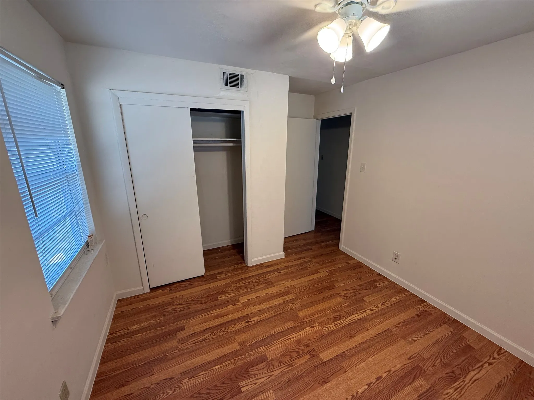 Single Family Residence For Sale in Dallas County , 7935 Larchridge Drive, Dallas, Texas 75232, 3 Bedroom, 1 Bathroom, Garage spaces, 1,274 Sqft, built in 1960, mls#21368202, Real Estate Agent in Dallas, Homes For Sale in Dallas county, Homes For Sale in Dallas, Realtor in Dallas Texas, Real Estate Brokerage Independent Realty Texas, Luminita Cordes Realtor