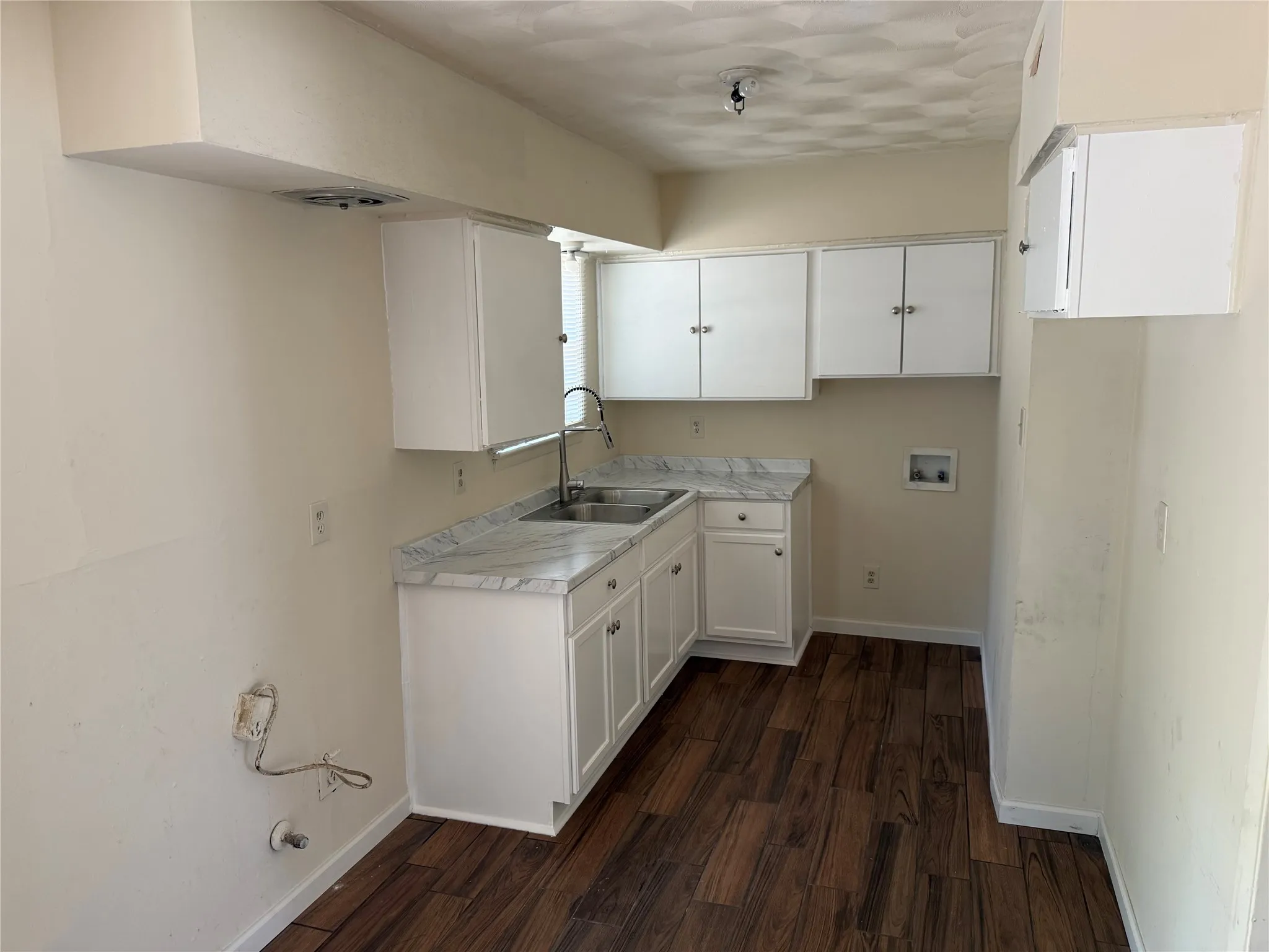 Single Family Residence For Sale in Dallas County , 7935 Larchridge Drive, Dallas, Texas 75232, 3 Bedroom, 1 Bathroom, Garage spaces, 1,274 Sqft, built in 1960, mls#21368202, Real Estate Agent in Dallas, Homes For Sale in Dallas county, Homes For Sale in Dallas, Realtor in Dallas Texas, Real Estate Brokerage Independent Realty Texas, Luminita Cordes Realtor
