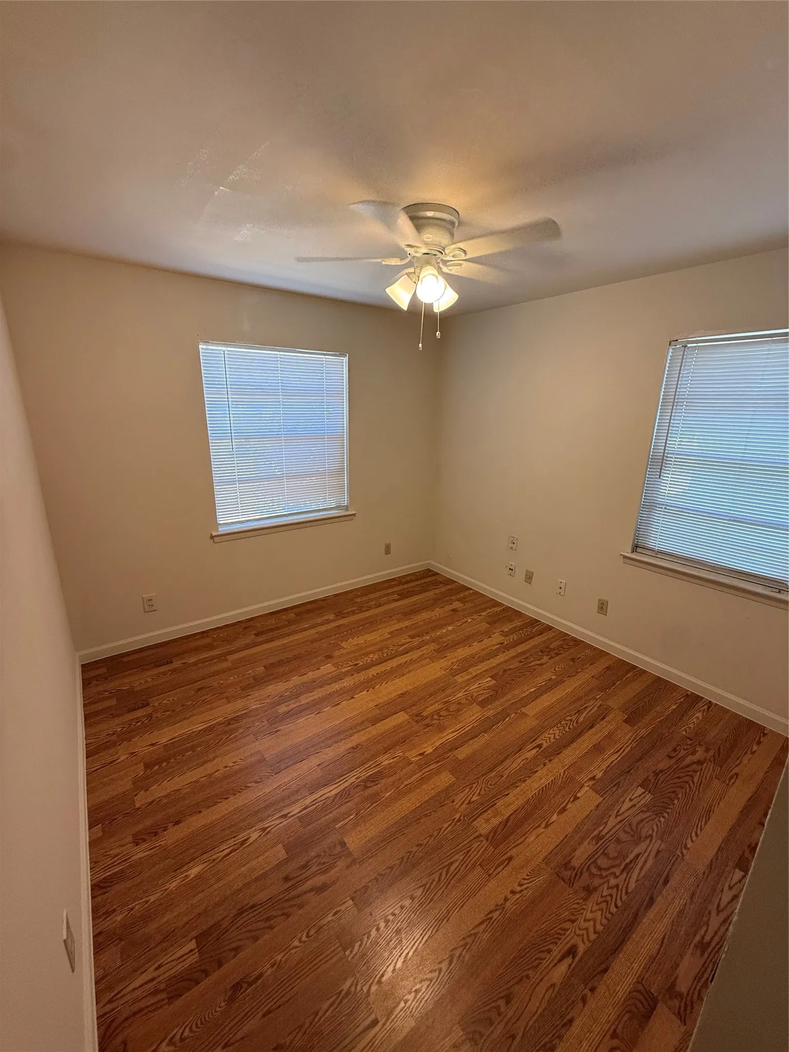 Single Family Residence For Sale in Dallas County , 7935 Larchridge Drive, Dallas, Texas 75232, 3 Bedroom, 1 Bathroom, Garage spaces, 1,274 Sqft, built in 1960, mls#21368202, Real Estate Agent in Dallas, Homes For Sale in Dallas county, Homes For Sale in Dallas, Realtor in Dallas Texas, Real Estate Brokerage Independent Realty Texas, Luminita Cordes Realtor