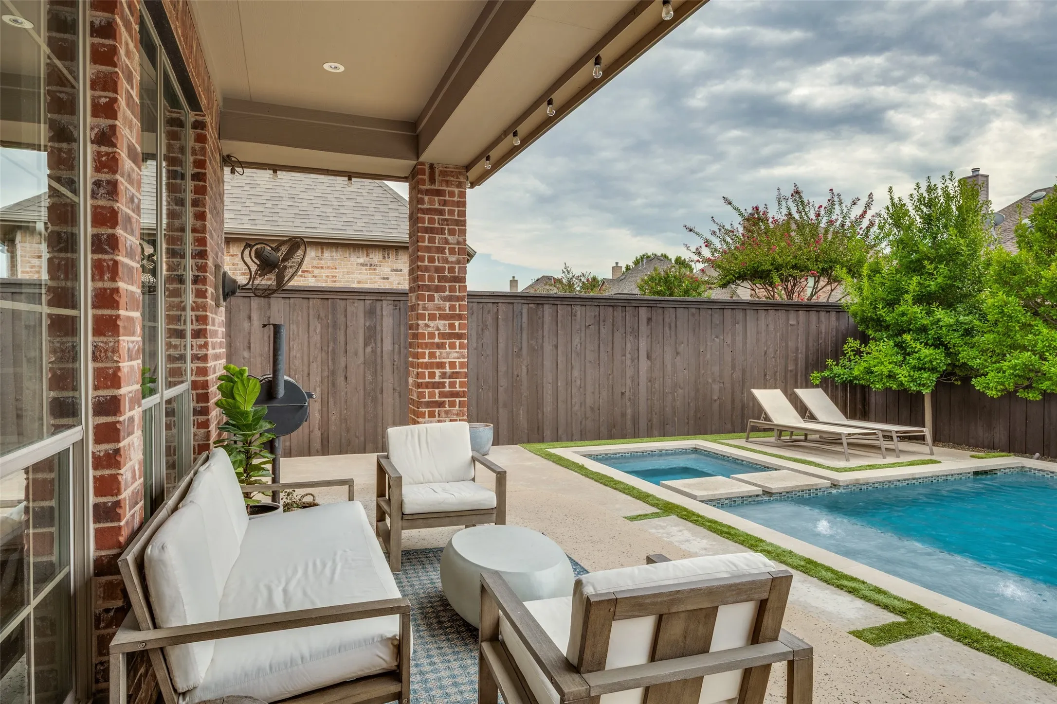 Single Family Residence For Sale in Denton County , 1291 Sunland Park Drive, Frisco, Texas 75033, 4 Bedroom, 3 Bathroom, 3 Garage spaces, 3,217 Sqft, built in 2005, mls#21369713, Real Estate Agent in Frisco, Homes For Sale in Denton county, Homes For Sale in Frisco, Realtor in Frisco Texas, Real Estate Brokerage Independent Realty Texas, Luminita Cordes Realtor