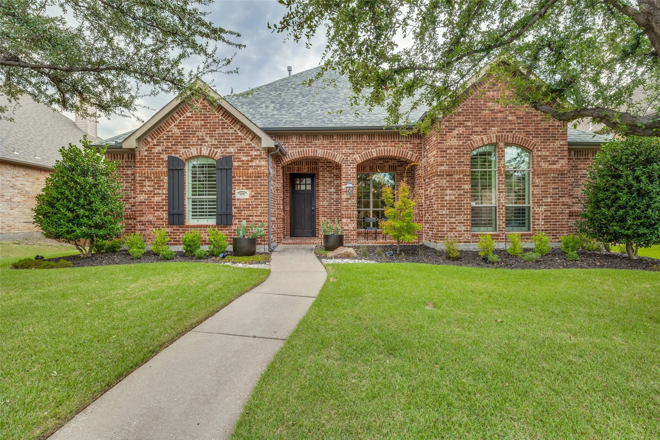 Single Family Residence For Sale in Denton County , 1291 Sunland Park Drive, Frisco, Texas 75033, 4 Bedroom, 3 Bathroom, 3 Garage spaces, 3,217 Sqft, built in 2005, mls#21369713, Real Estate Agent in Frisco, Homes For Sale in Denton county, Homes For Sale in Frisco, Realtor in Frisco Texas, Real Estate Brokerage Independent Realty Texas, Luminita Cordes Realtor