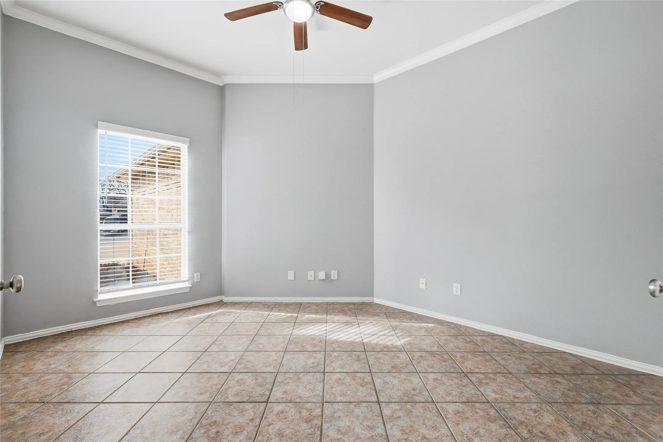 Single Family Residence For Sale in Denton County , 2211 Knob Hill Drive, Corinth, Texas 76210, 3 Bedroom, 2 Bathroom, 2 Garage spaces, 2,207 Sqft, built in 1997, mls#21371691, Real Estate Agent in Corinth, Homes For Sale in Denton county, Homes For Sale in Corinth, Realtor in Corinth Texas, Real Estate Brokerage Independent Realty Texas, Luminita Cordes Realtor