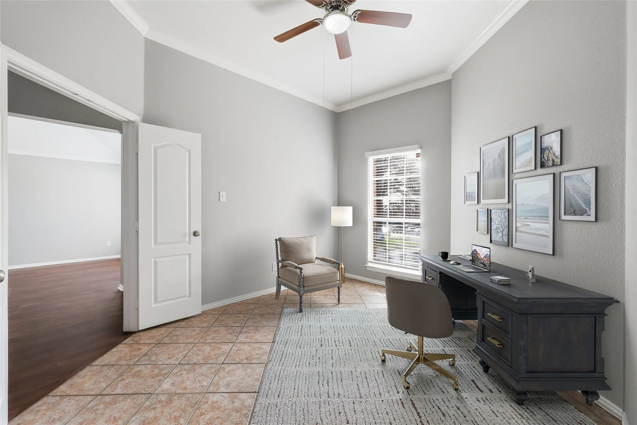 Single Family Residence For Sale in Denton County , 2211 Knob Hill Drive, Corinth, Texas 76210, 3 Bedroom, 2 Bathroom, 2 Garage spaces, 2,207 Sqft, built in 1997, mls#21371691, Real Estate Agent in Corinth, Homes For Sale in Denton county, Homes For Sale in Corinth, Realtor in Corinth Texas, Real Estate Brokerage Independent Realty Texas, Luminita Cordes Realtor