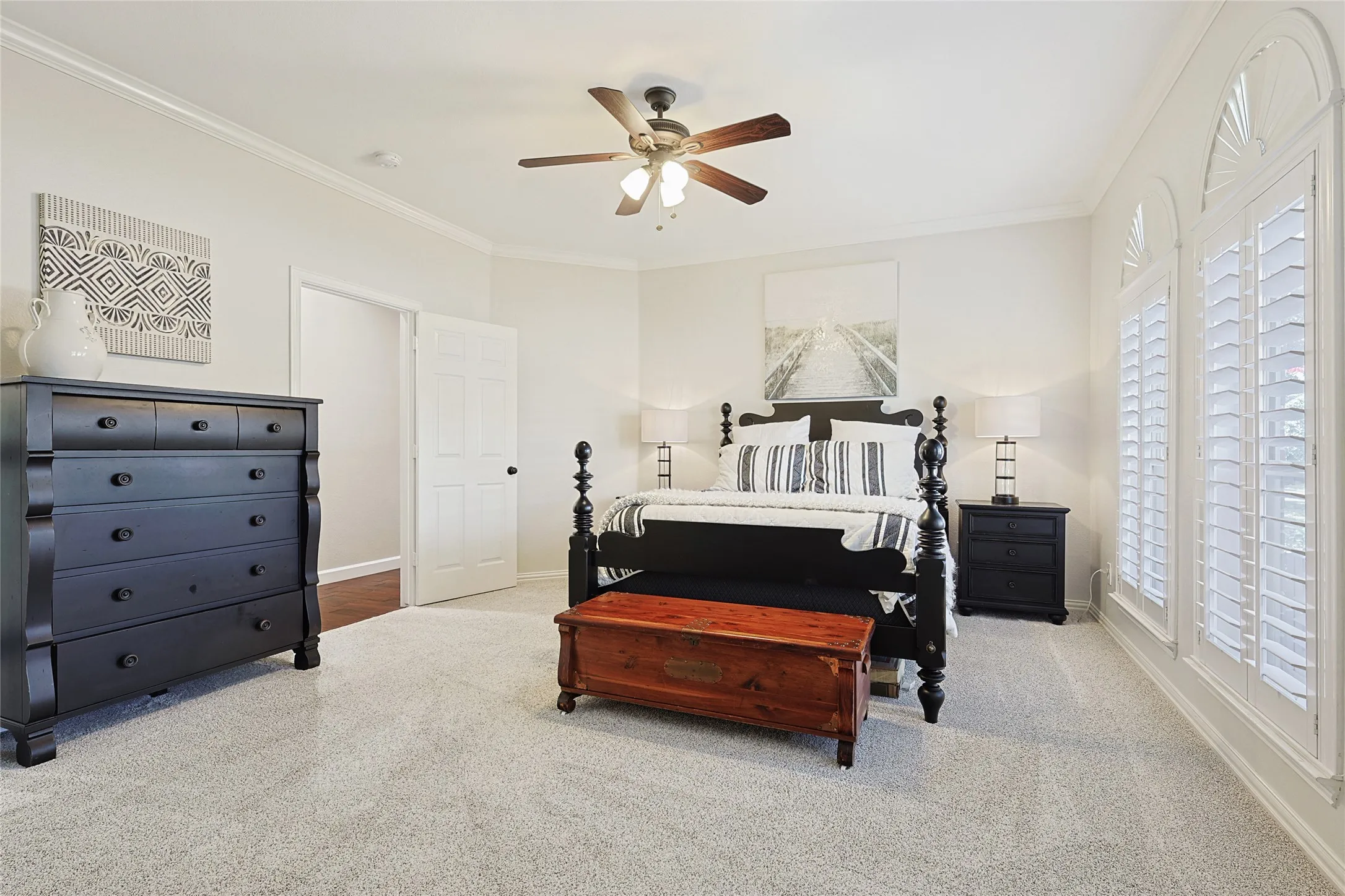Single Family Residence For Sale in Denton County , 2211 Knob Hill Drive, Corinth, Texas 76210, 3 Bedroom, 2 Bathroom, 2 Garage spaces, 2,207 Sqft, built in 1997, mls#21371691, Real Estate Agent in Corinth, Homes For Sale in Denton county, Homes For Sale in Corinth, Realtor in Corinth Texas, Real Estate Brokerage Independent Realty Texas, Luminita Cordes Realtor