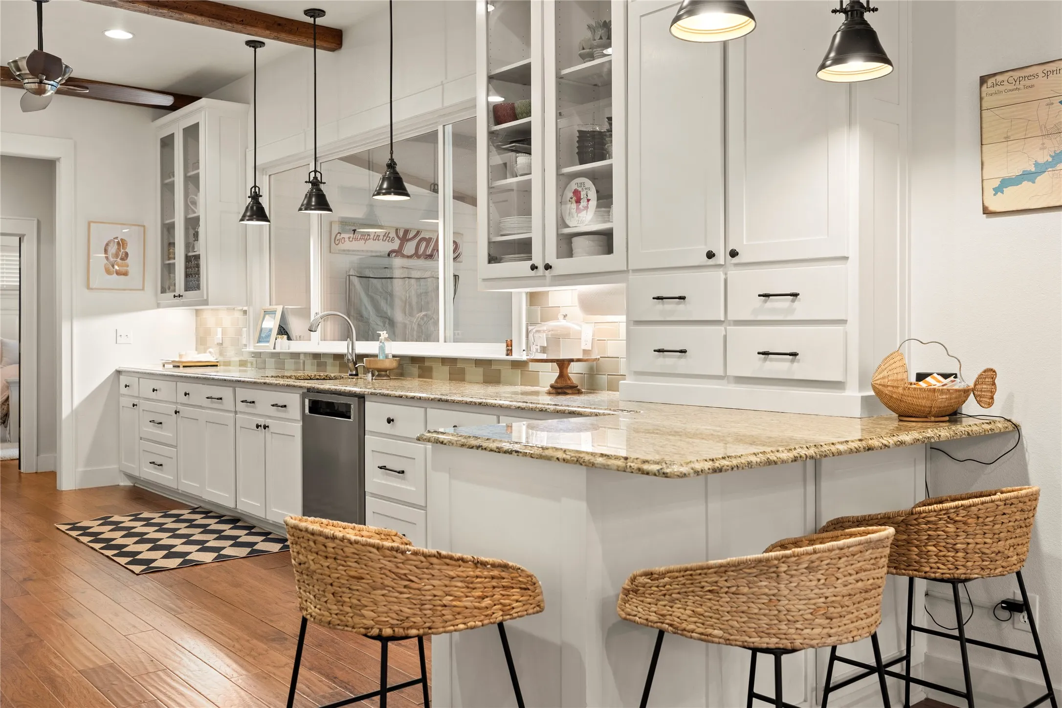 A fabulous kitchen designed for those who love to create culinary masterpieces or serve classic lake fare...This kitchen offers exceptional storage & plenty of awesome counter space for prep + serving an intimate or large group.