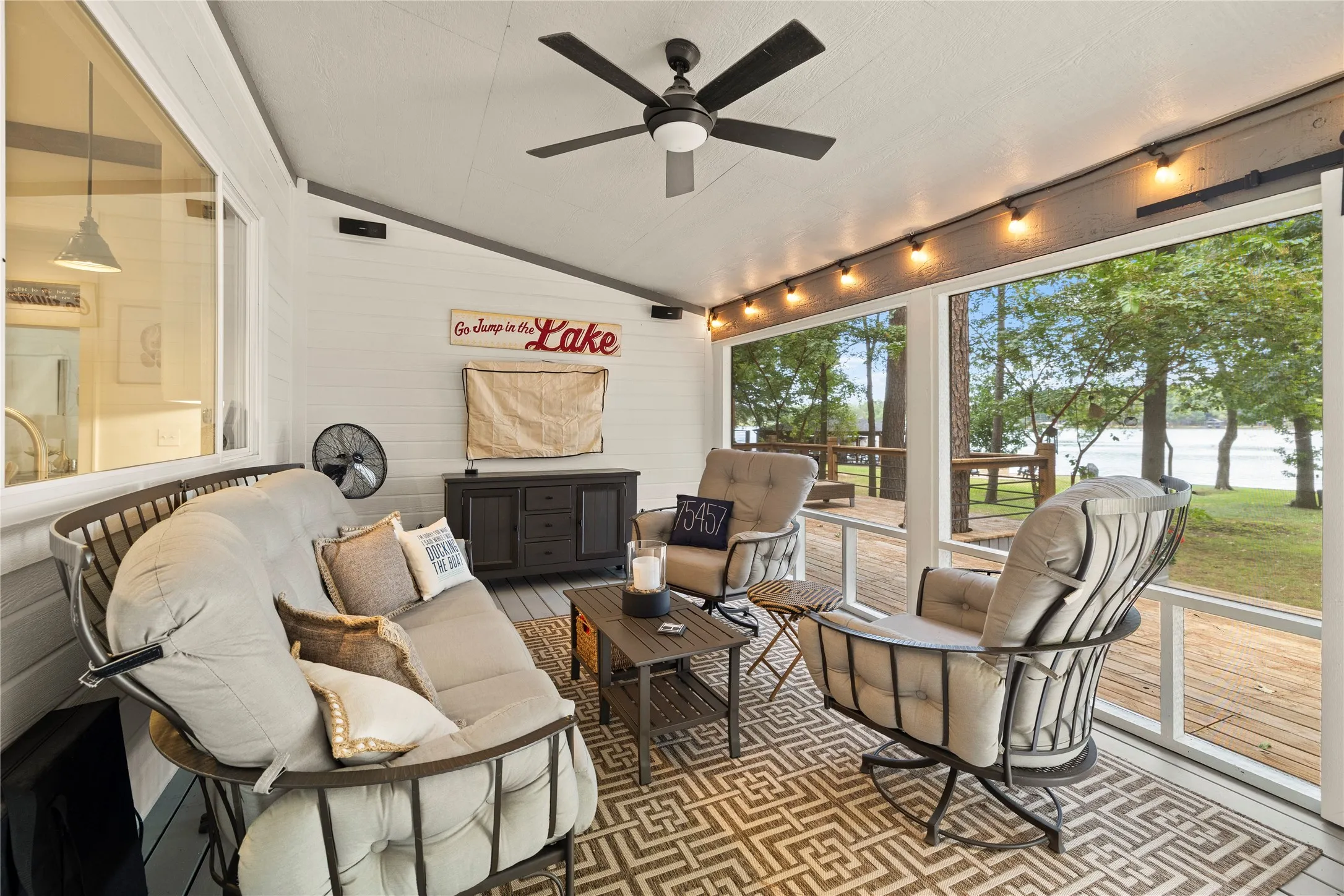 Take in the breathtaking views of the lake while settling in for morning coffee, quiet afternoons or a nightcap.