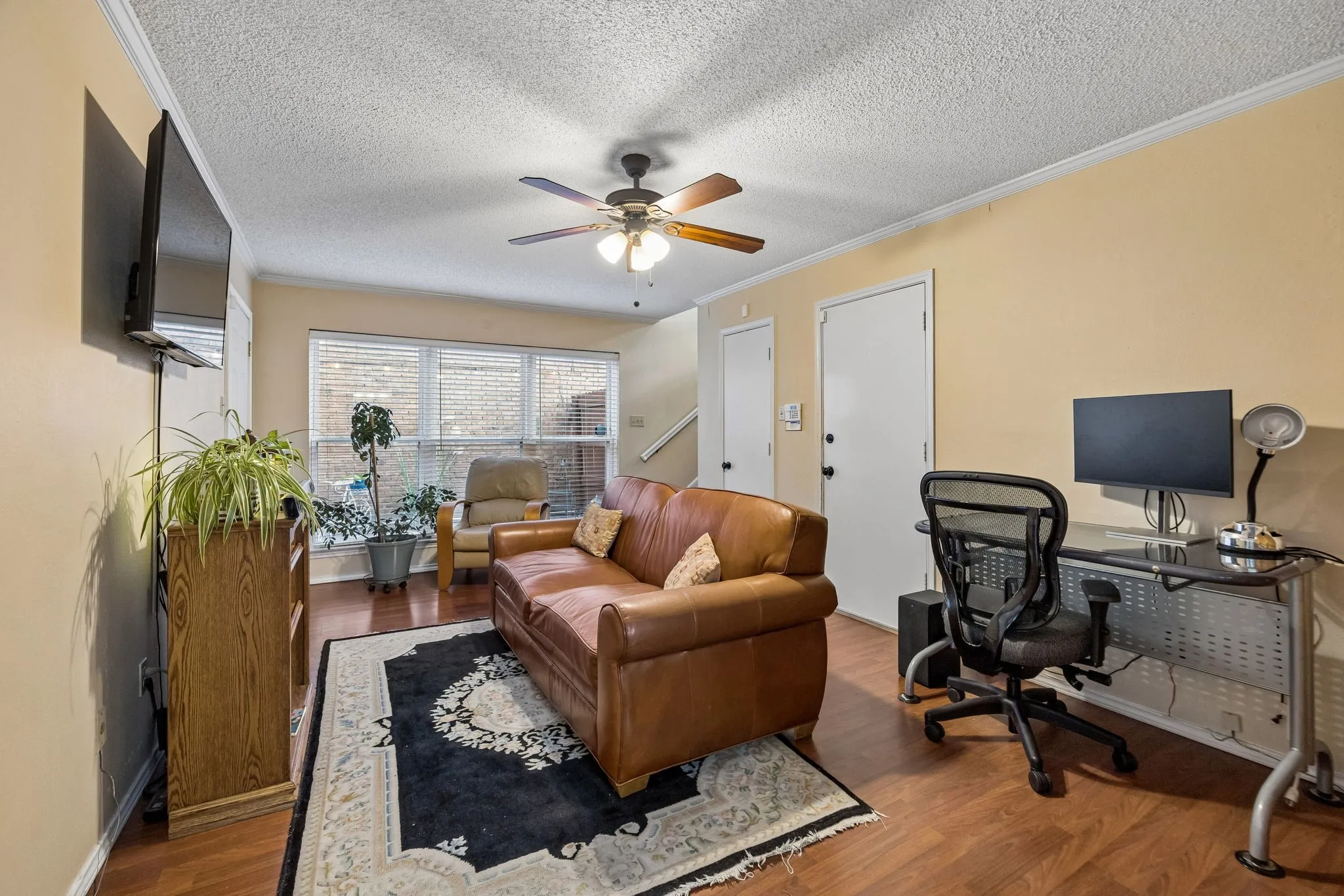 Single Family Residence For Sale in Dallas County , 707 Meadowcreek Court, Garland, Texas 75043, 3 Bedroom, 2 Bathroom, 2 Garage spaces, 1,654 Sqft, built in 1986, mls#21370226, Real Estate Agent in Garland, Homes For Sale in Dallas county, Homes For Sale in Garland, Realtor in Garland Texas, Real Estate Brokerage Independent Realty Texas, Luminita Cordes Realtor