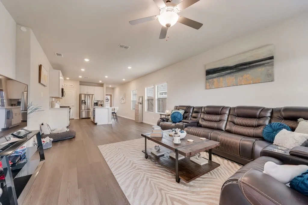 Single Family Residence For Sale in Collin County , 972 Tulip Trail, Lavon, Texas 75166, 4 Bedroom, 2 Bathroom, 2 Garage spaces, 1,978 Sqft, built in 2024, mls#21370641, Real Estate Agent in Lavon, Homes For Sale in Collin county, Homes For Sale in Lavon, Realtor in Lavon Texas, Real Estate Brokerage Independent Realty Texas, Luminita Cordes Realtor