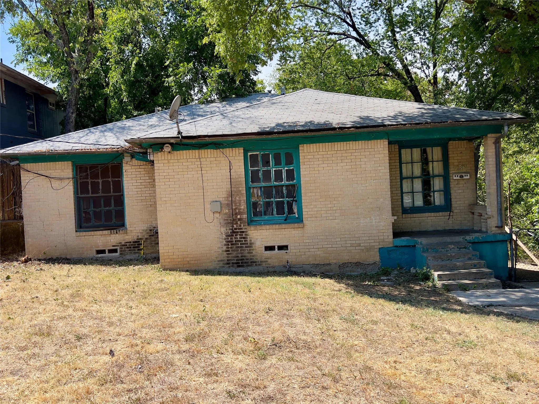 Single Family Residence For Sale in Dallas County , 1323 S Denley Drive, Dallas, Texas 75216, 3 Bedroom, 2 Bathroom, Garage spaces, 1,344 Sqft, built in 1951, mls#21371623, Real Estate Agent in Dallas, Homes For Sale in Dallas county, Homes For Sale in Dallas, Realtor in Dallas Texas, Real Estate Brokerage Independent Realty Texas, Luminita Cordes Realtor