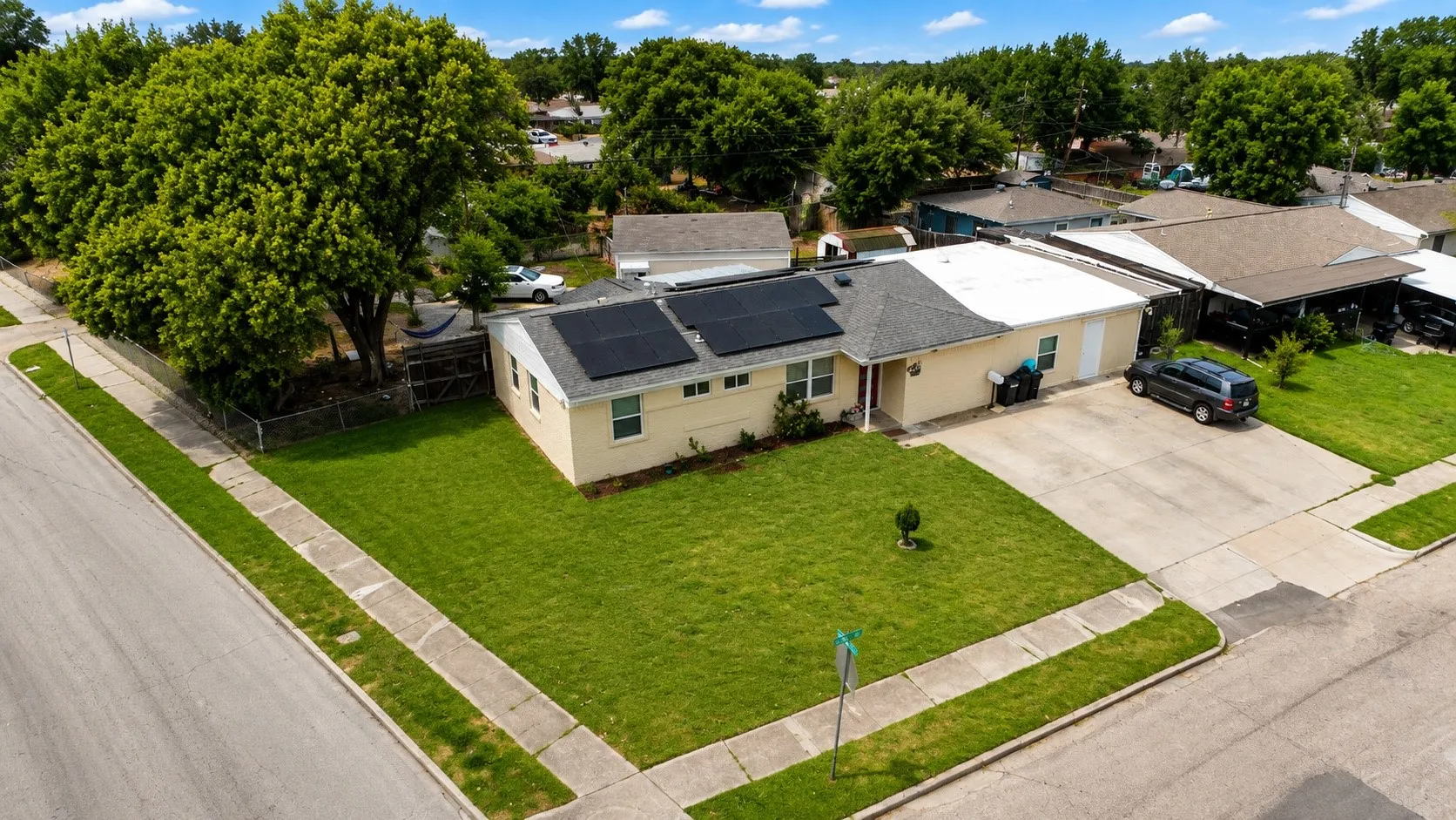 Single Family Residence For Sale in Dallas County , 2969 Elder Drive, Mesquite, Texas 75150, 3 Bedroom, 3 Bathroom, 1 Garage spaces, 2,136 Sqft, built in 1959, mls#21371697, Real Estate Agent in Mesquite, Homes For Sale in Dallas county, Homes For Sale in Mesquite, Realtor in Mesquite Texas, Real Estate Brokerage Independent Realty Texas, Luminita Cordes Realtor