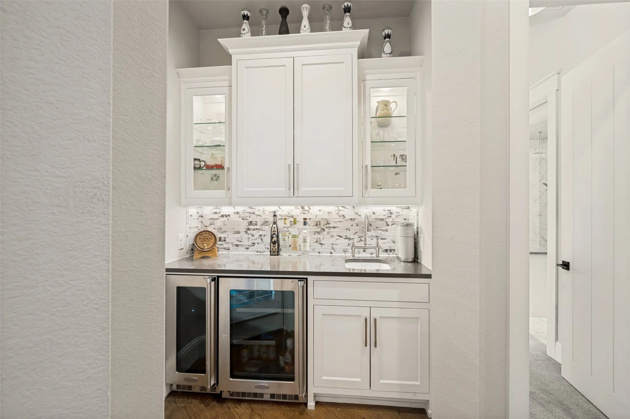 Single Family Residence For Sale in Denton County , 197 Stonewood Boulevard, Bartonville, Texas 76226, 4 Bedroom, 4 Bathroom, 3 Garage spaces, 3,612 Sqft, built in 2018, mls#21371179, Real Estate Agent in Bartonville, Homes For Sale in Denton county, Homes For Sale in Bartonville, Realtor in Bartonville Texas, Real Estate Brokerage Independent Realty Texas, Luminita Cordes Realtor