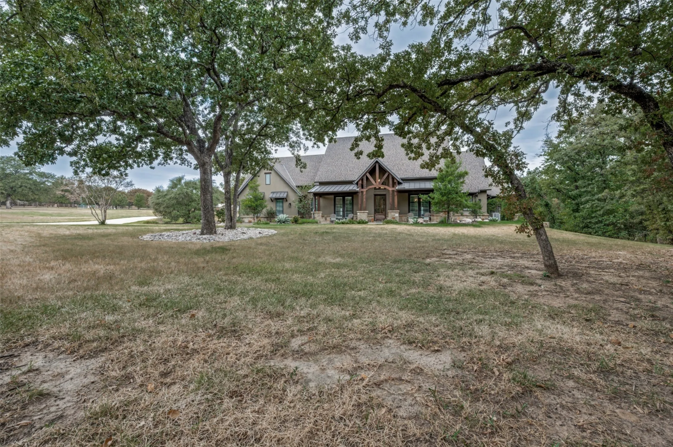 Single Family Residence For Sale in Denton County , 197 Stonewood Boulevard, Bartonville, Texas 76226, 4 Bedroom, 4 Bathroom, 3 Garage spaces, 3,612 Sqft, built in 2018, mls#21371179, Real Estate Agent in Bartonville, Homes For Sale in Denton county, Homes For Sale in Bartonville, Realtor in Bartonville Texas, Real Estate Brokerage Independent Realty Texas, Luminita Cordes Realtor
