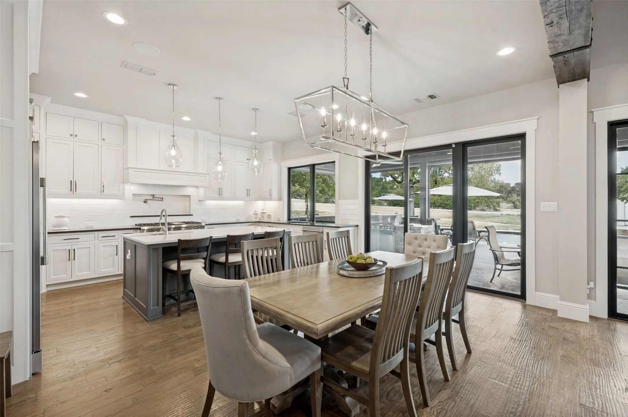 Single Family Residence For Sale in Denton County , 197 Stonewood Boulevard, Bartonville, Texas 76226, 4 Bedroom, 4 Bathroom, 3 Garage spaces, 3,612 Sqft, built in 2018, mls#21371179, Real Estate Agent in Bartonville, Homes For Sale in Denton county, Homes For Sale in Bartonville, Realtor in Bartonville Texas, Real Estate Brokerage Independent Realty Texas, Luminita Cordes Realtor