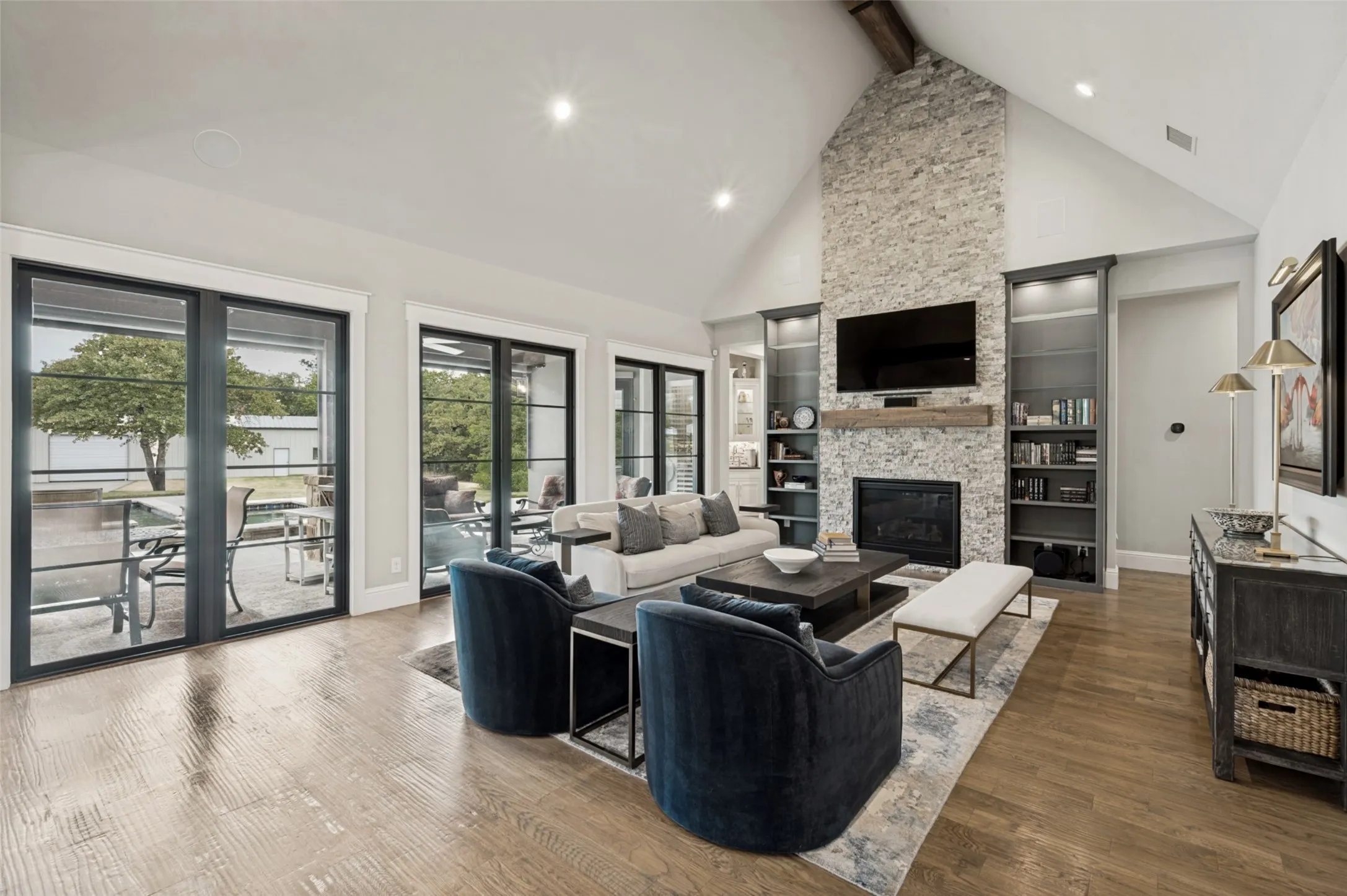 Single Family Residence For Sale in Denton County , 197 Stonewood Boulevard, Bartonville, Texas 76226, 4 Bedroom, 4 Bathroom, 3 Garage spaces, 3,612 Sqft, built in 2018, mls#21371179, Real Estate Agent in Bartonville, Homes For Sale in Denton county, Homes For Sale in Bartonville, Realtor in Bartonville Texas, Real Estate Brokerage Independent Realty Texas, Luminita Cordes Realtor